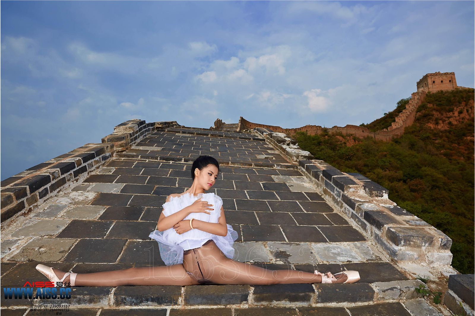 AISs No. 6016 [top of the Great Wall, dance of silk stockings]