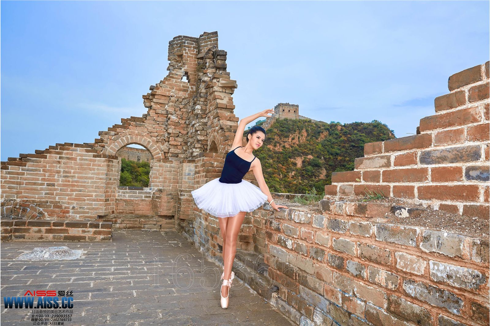 AISs No. 6016 [top of the Great Wall, dance of silk stockings]