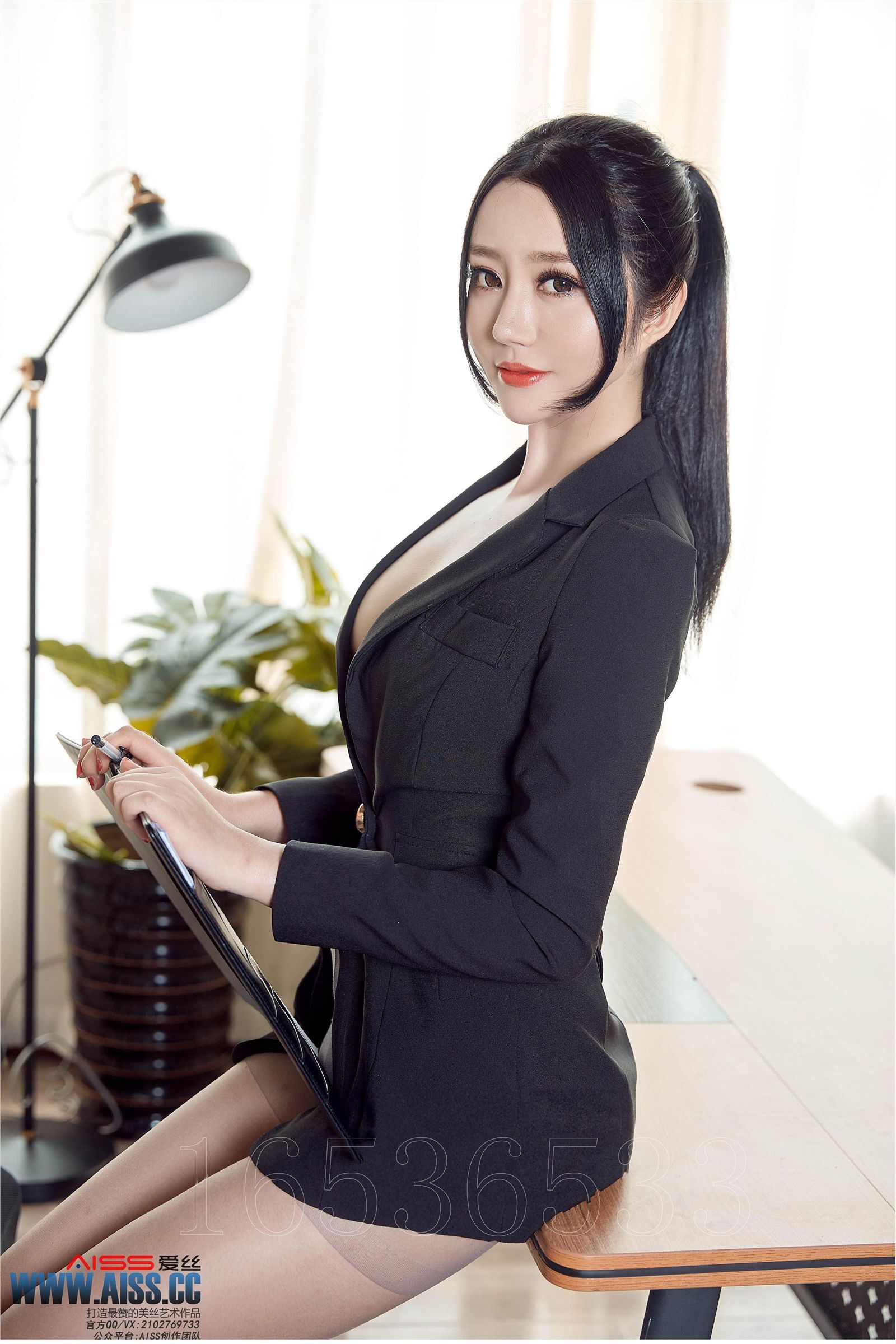 [AISs love] Yan Jiali's boss in pantyhose
