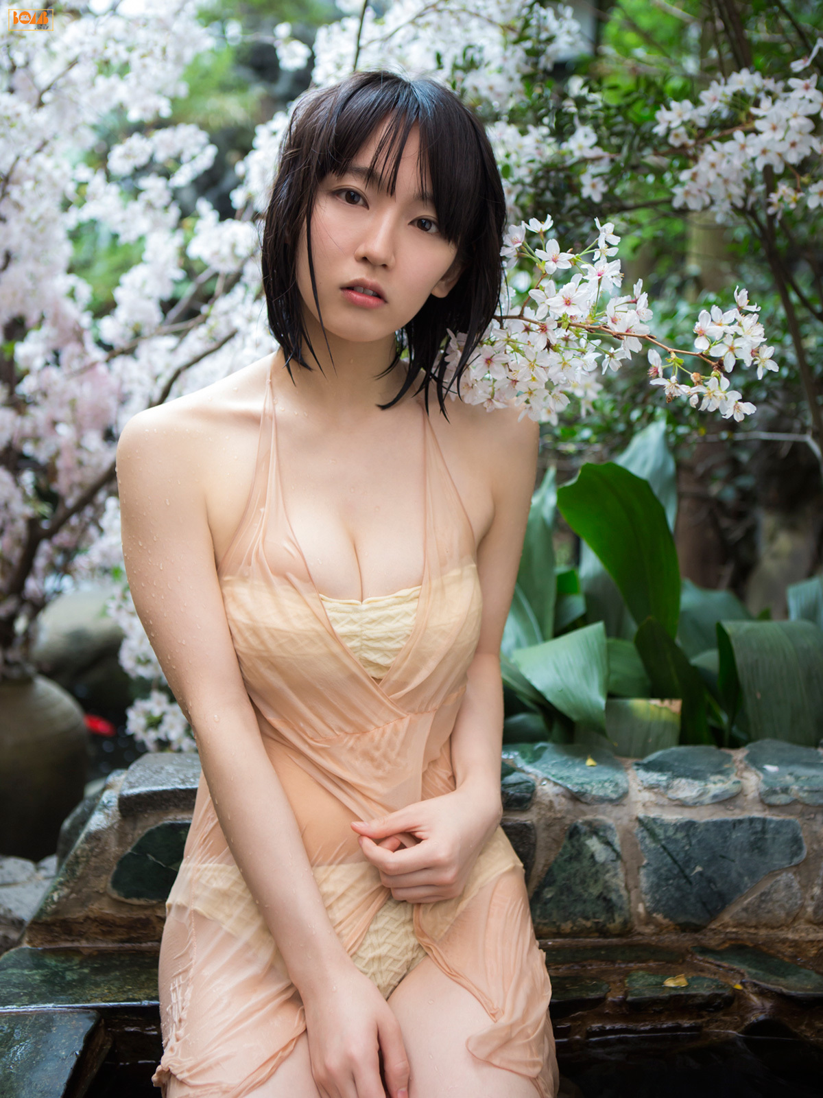 [BOMB.tv] GRavURE Channel 2015年06月号 Riho Yoshioka 吉岡里帆