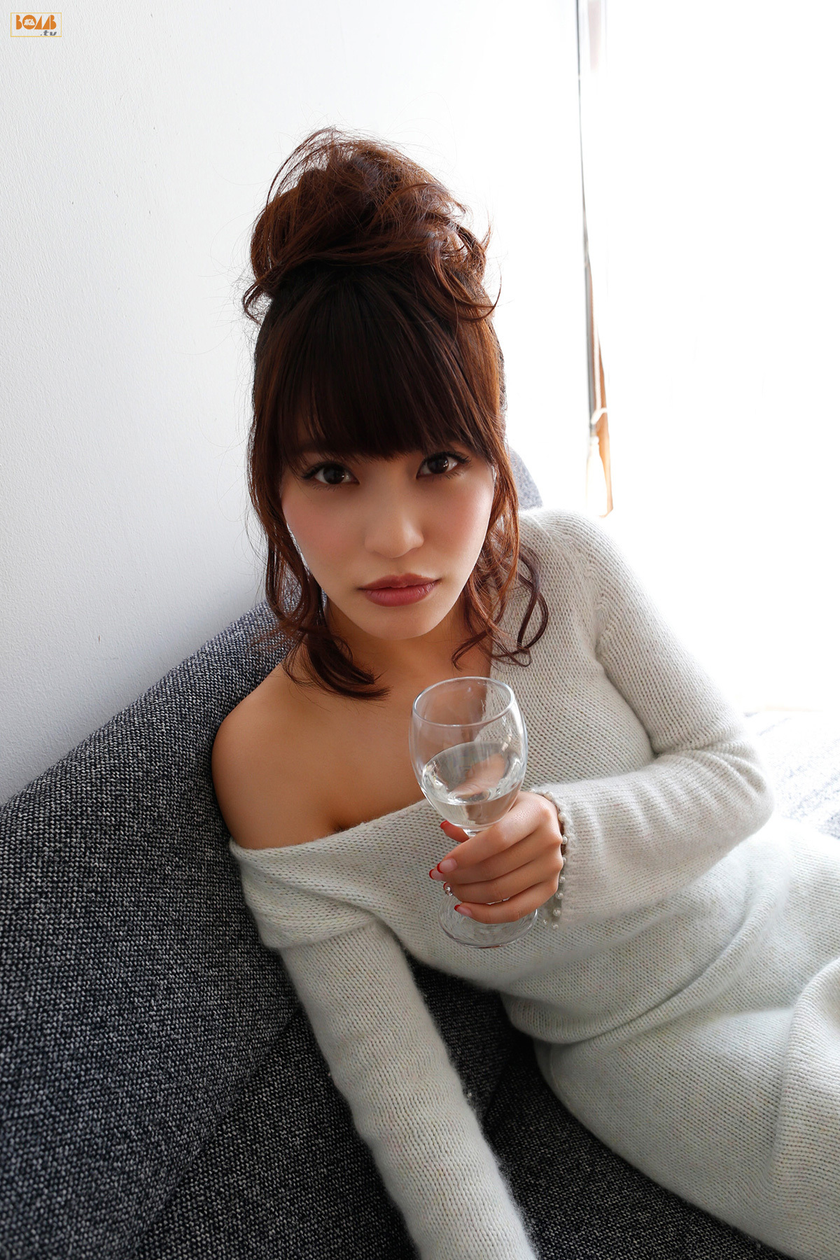 [BOMB.tv]2016年01月号 Asuka Kishi 岸明日香 - ほろ酔いクリスマス