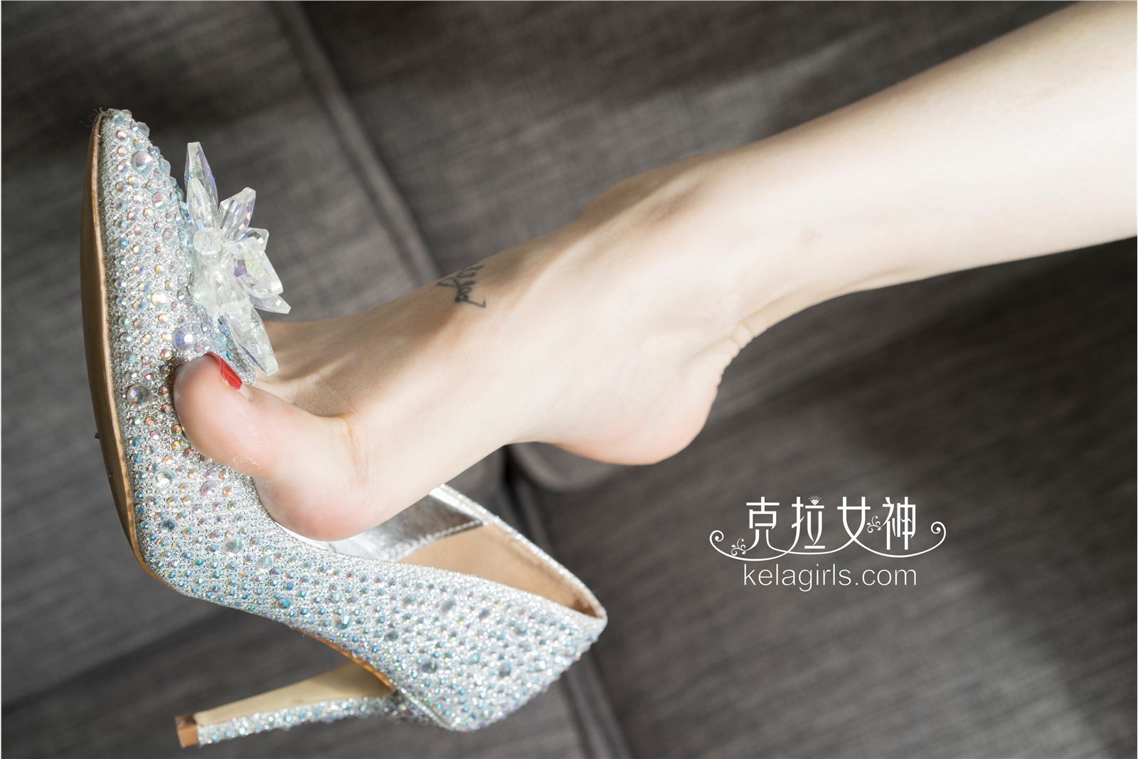[KeLaGirls]克拉女神 2017-03-26 张茜 水晶鞋里的玉足