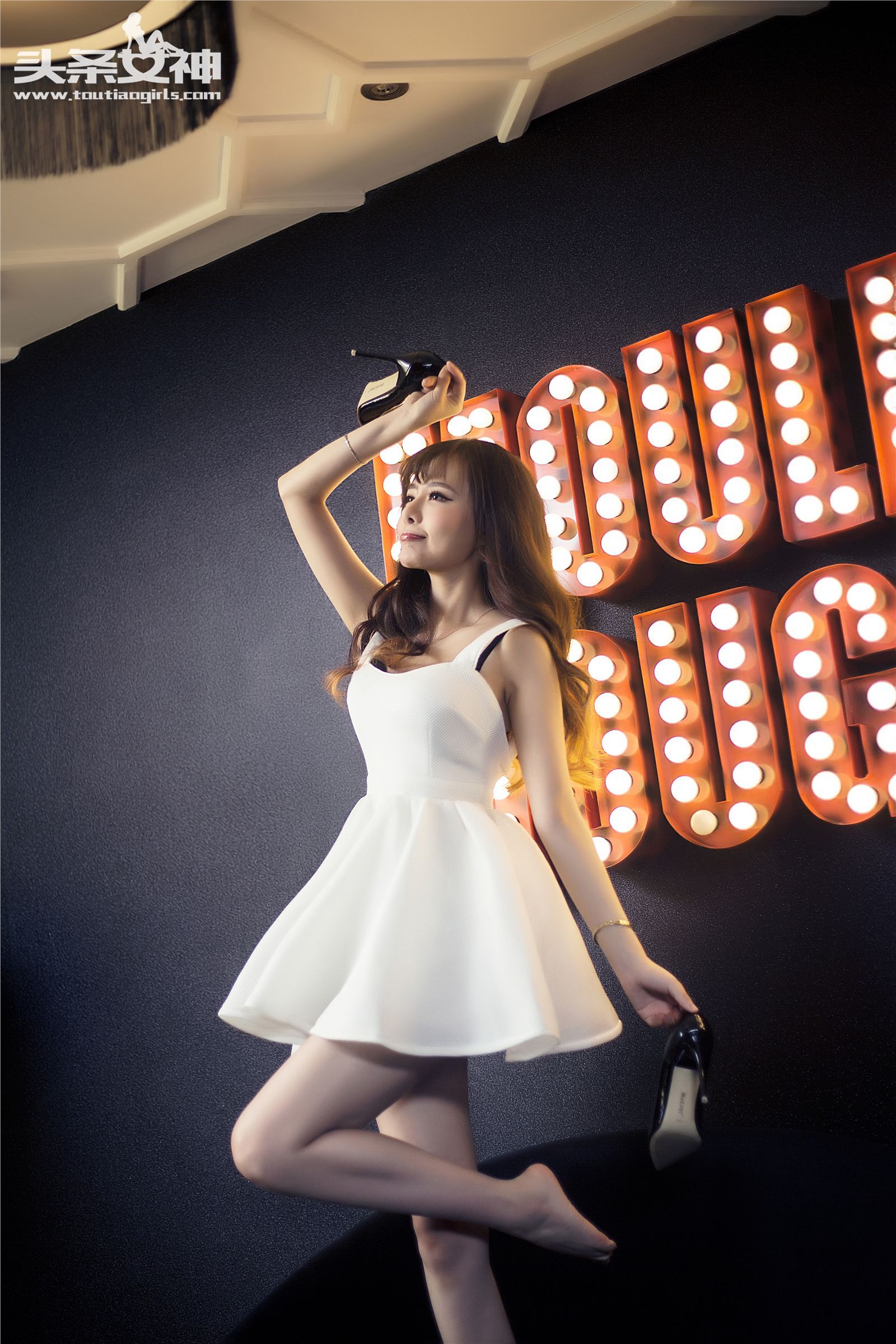 [Toutiao girls] Xiaoqi, Queen of beautiful legs on June 14, 2016