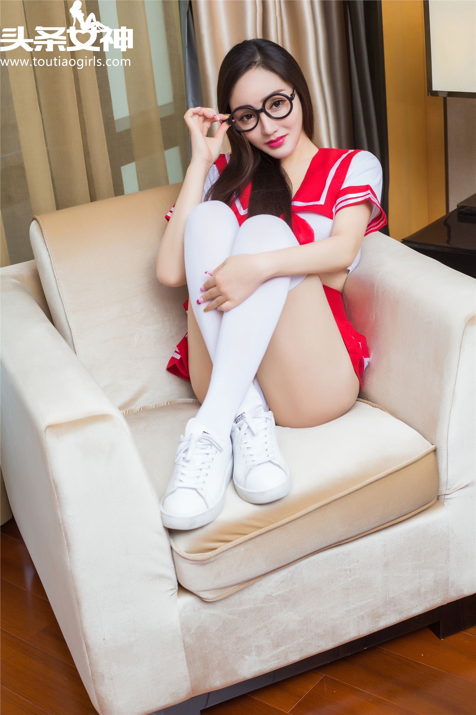 [Toutiao girls headline goddess] 2016-10-19 student sister VIP pure photo waiting for you to come back