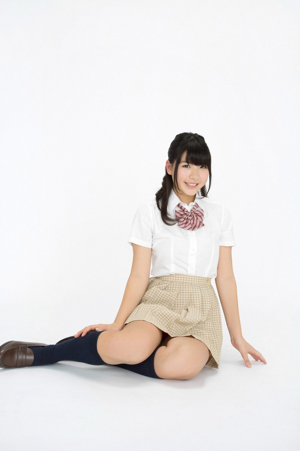 Jun serizawa serizawa Jun one Japanese skirt is a short female high school girl!