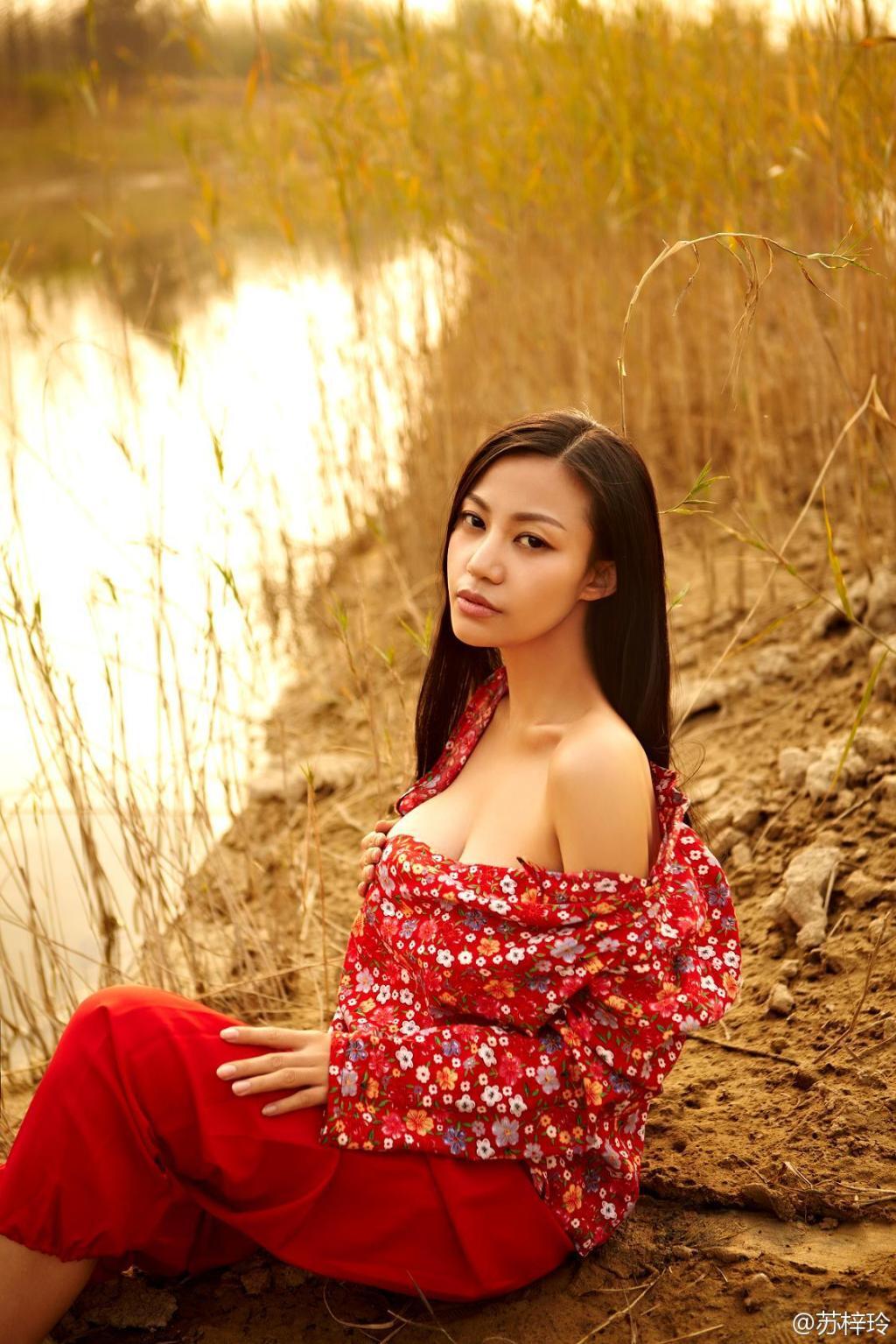Photo album of Su Ziling