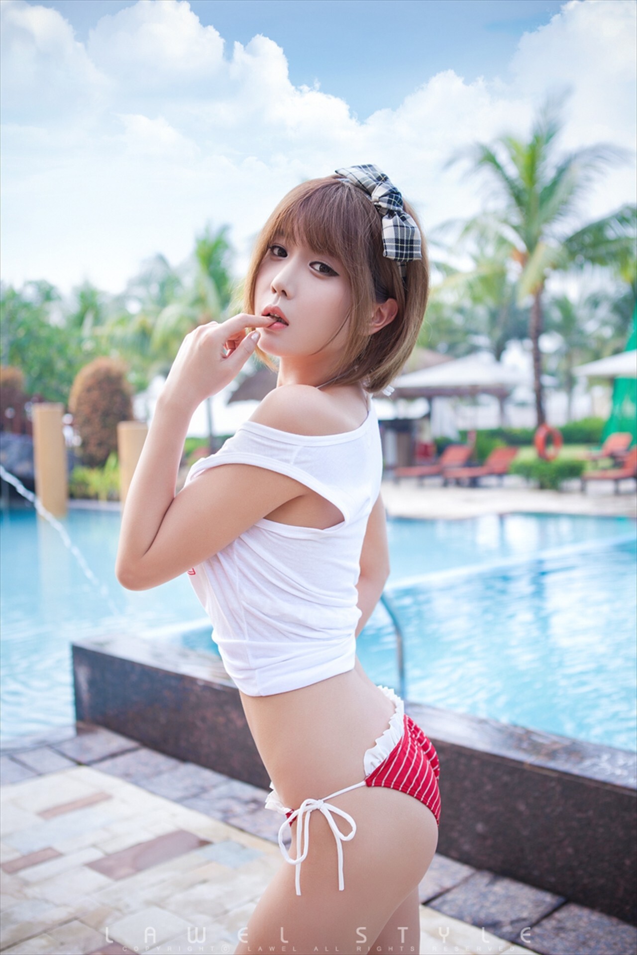 South Korean supermodel Xu Yunmei - red and white striped Bini