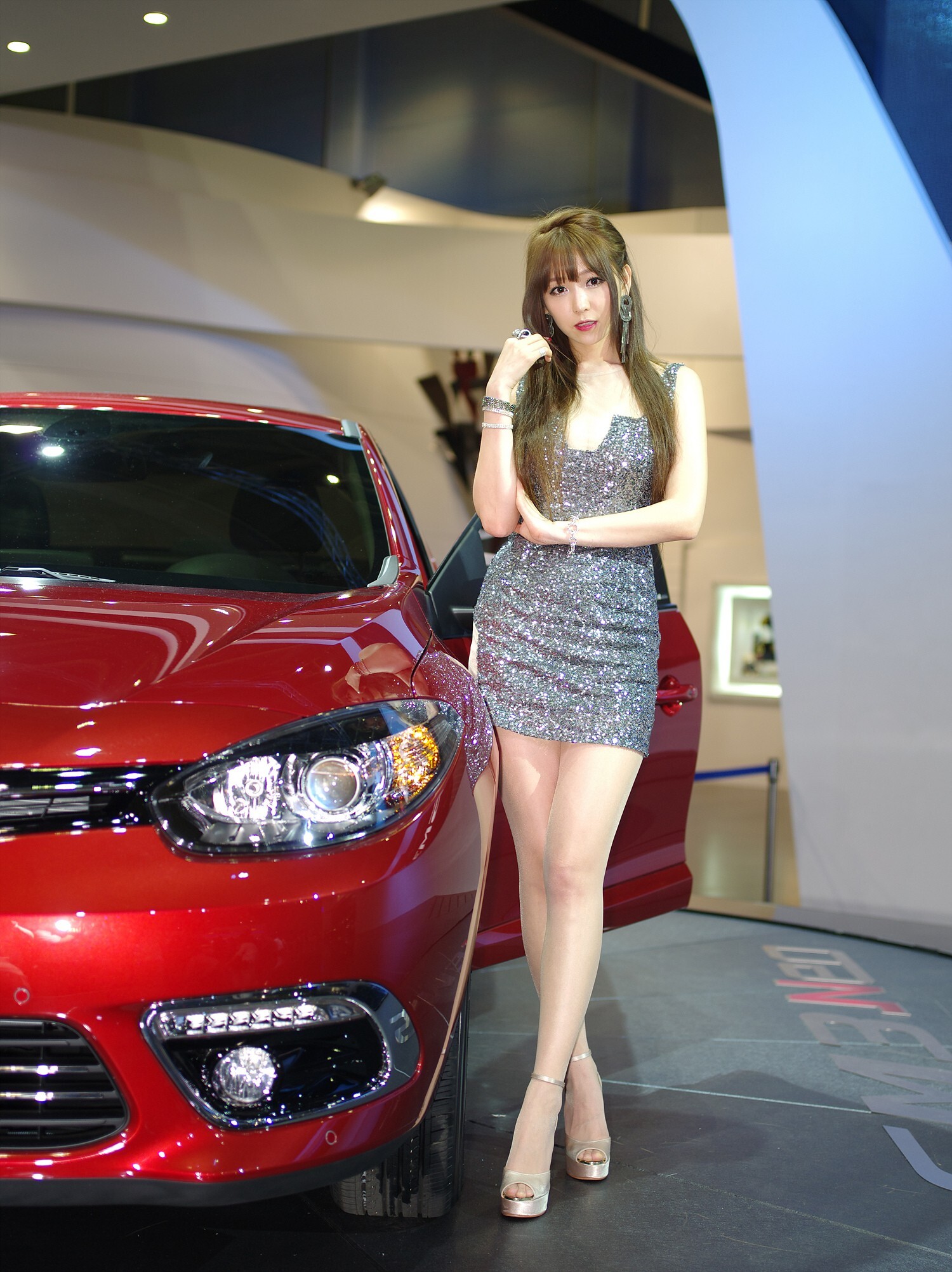 South Korean model goddess Li Enhui 2014 Busan International Auto Show atlas package 2