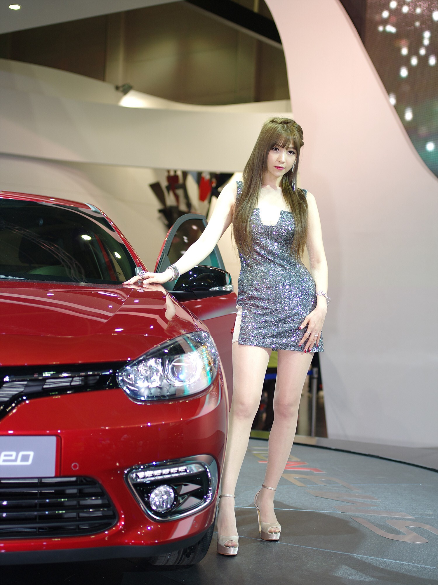 South Korean model goddess Li Enhui 2014 Busan International Auto Show atlas package 2