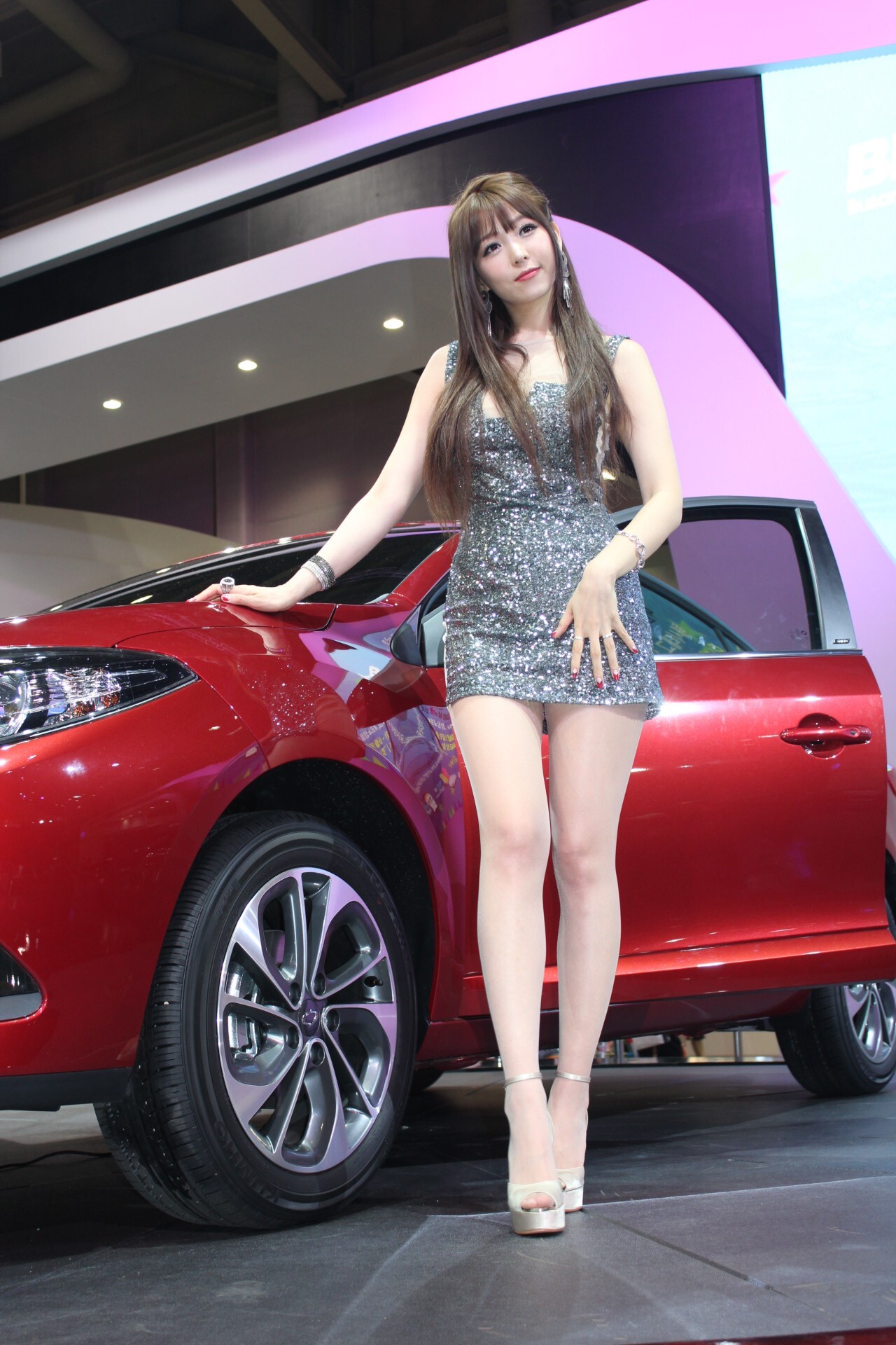 South Korean model goddess Li Enhui 2014 Busan International Auto Show atlas package 2