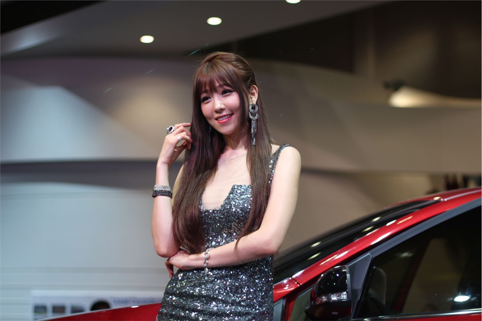 South Korean model goddess Li Enhui 2014 Busan International Auto Show atlas package 2