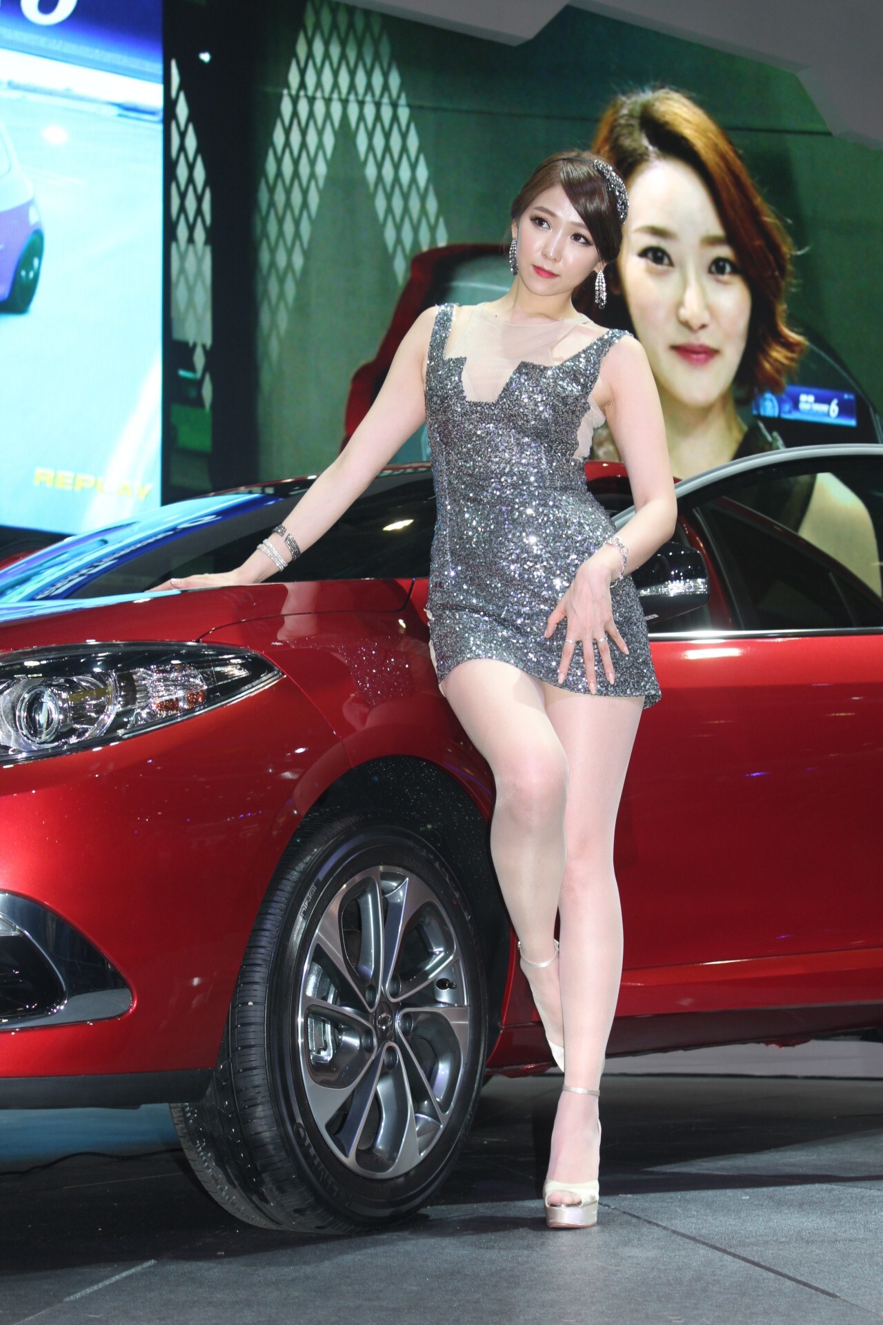 South Korean model goddess Li Enhui 2014 Busan International Auto Show atlas package 2