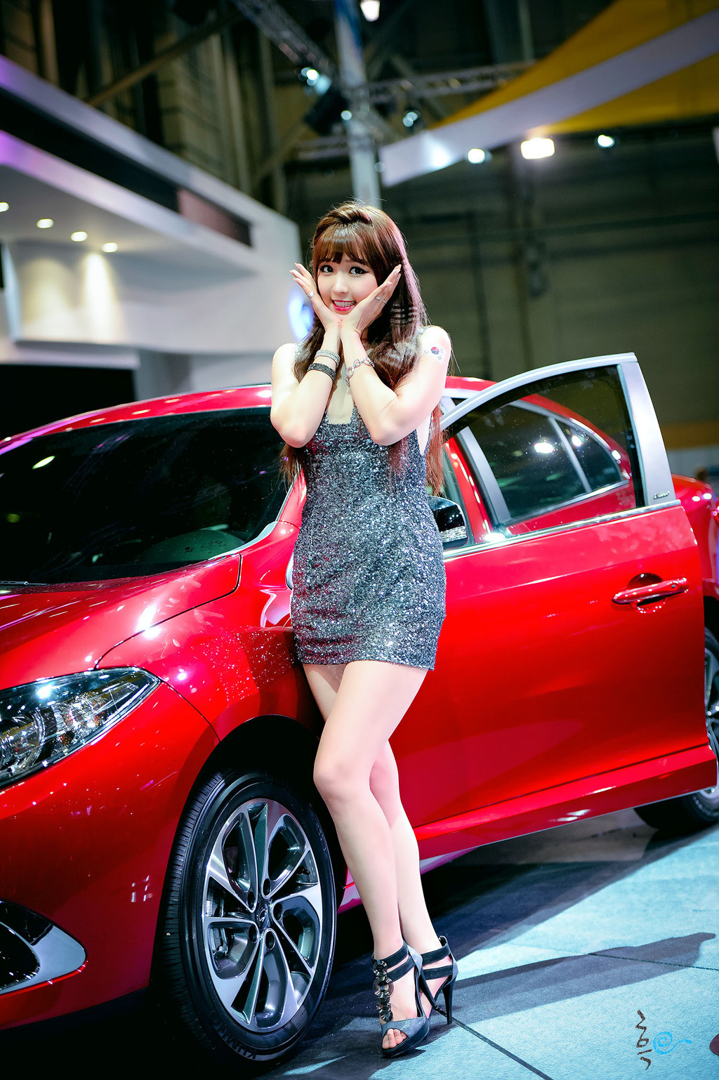 South Korean model goddess Li Enhui 2014 Busan International Auto Show atlas package 2