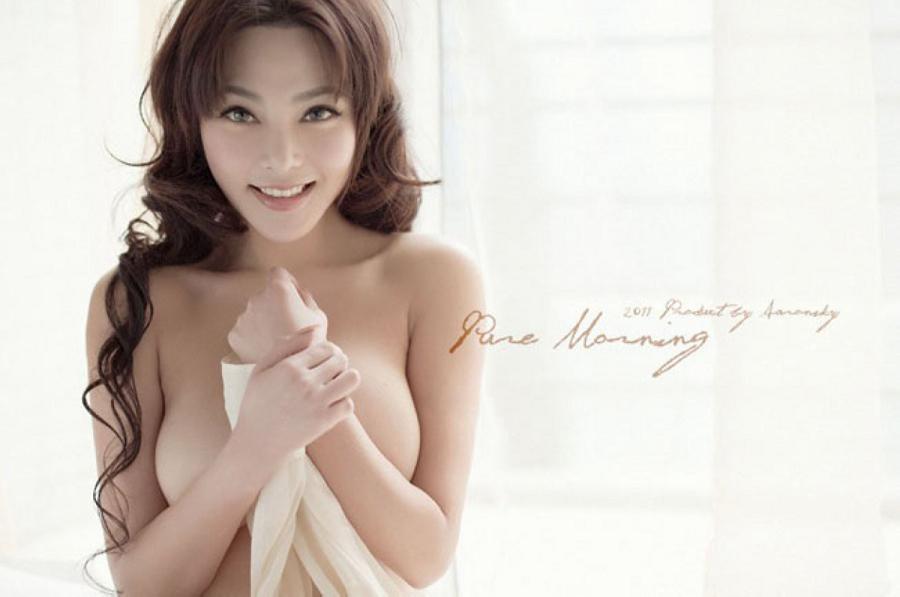 Sexy art photo of breast queen Feng Yuzhi