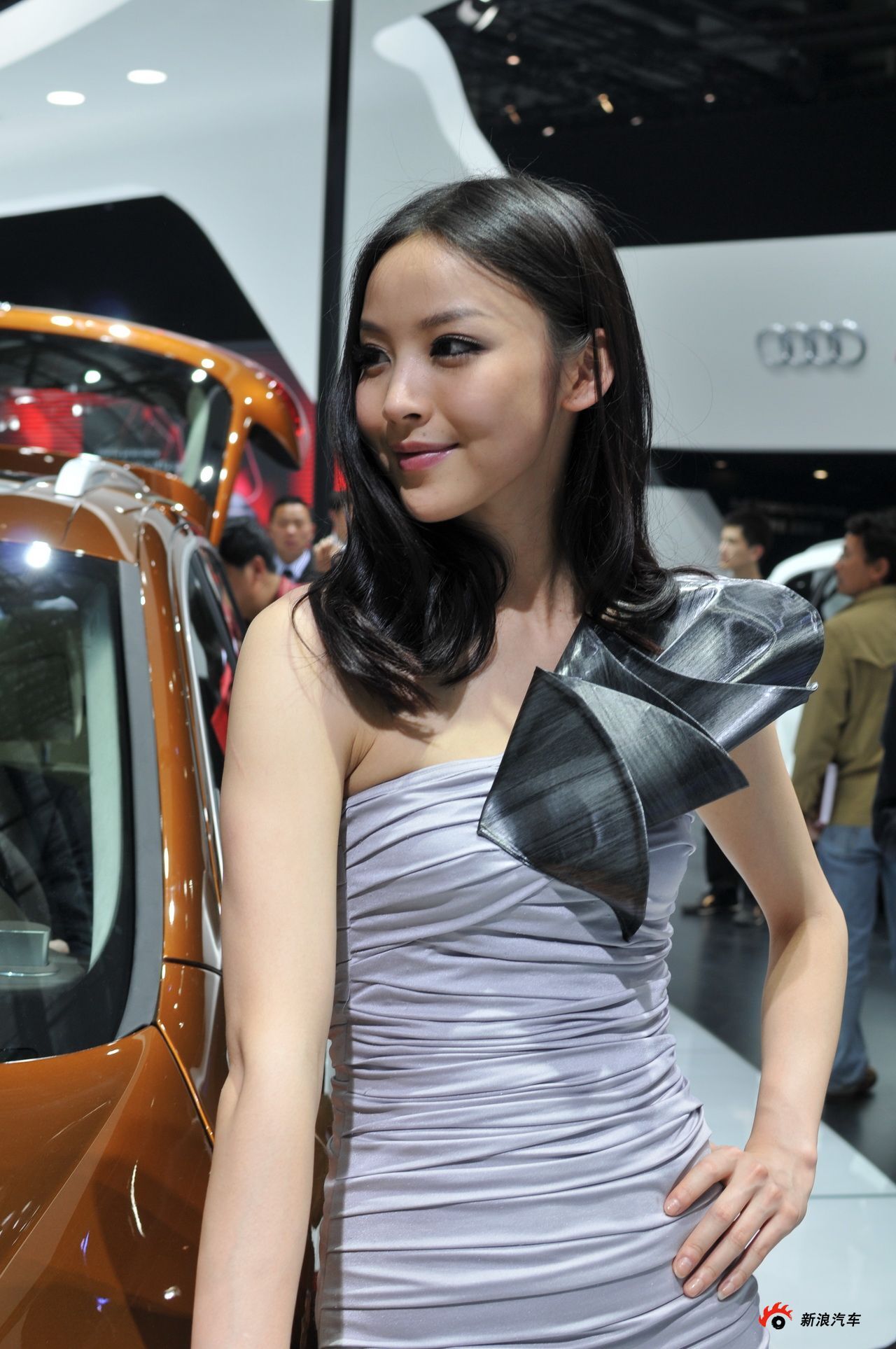2010北京车展奥迪展台华贵美女