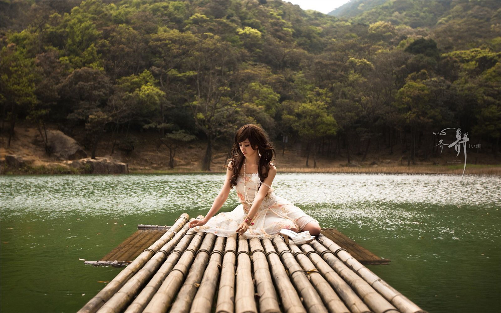 《湖心》台湾美女模特小雅外拍