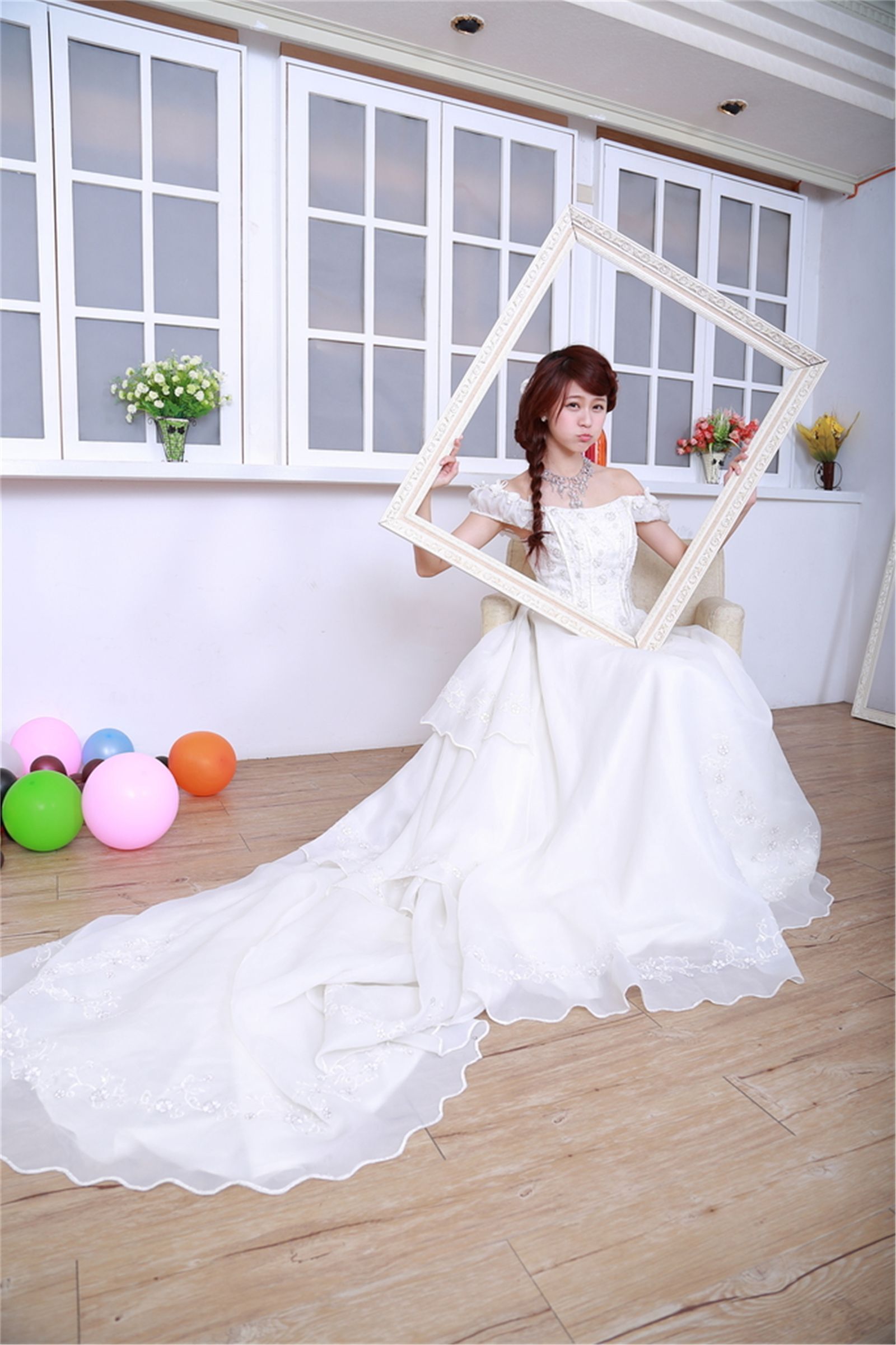 Girls' white wedding dress of Electrical Engineering Department