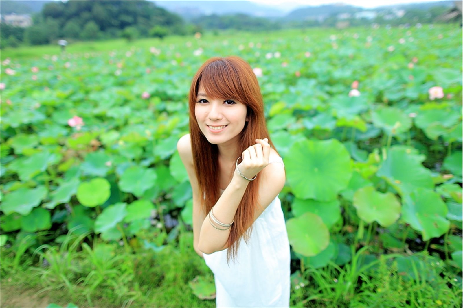 台湾清纯美女小静农场初夏田园风光写真