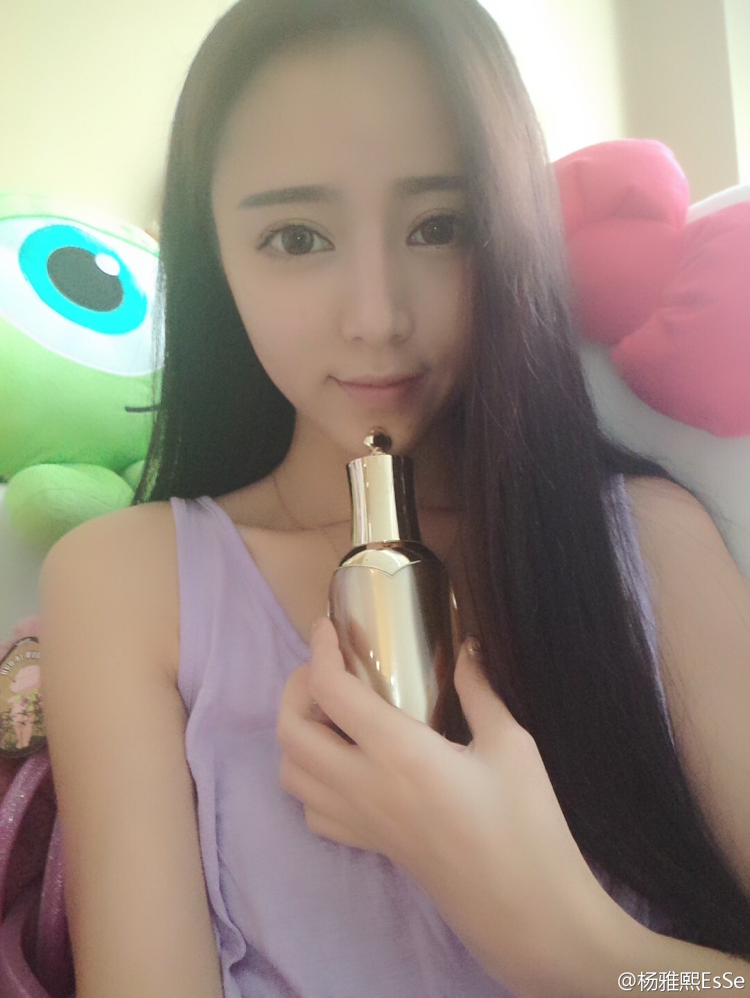 Best shape award in Model Contest - Yang Yaxi's Micro blog life self photo 2