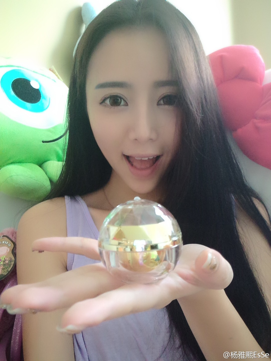 Best shape award in Model Contest - Yang Yaxi's Micro blog life self photo 2