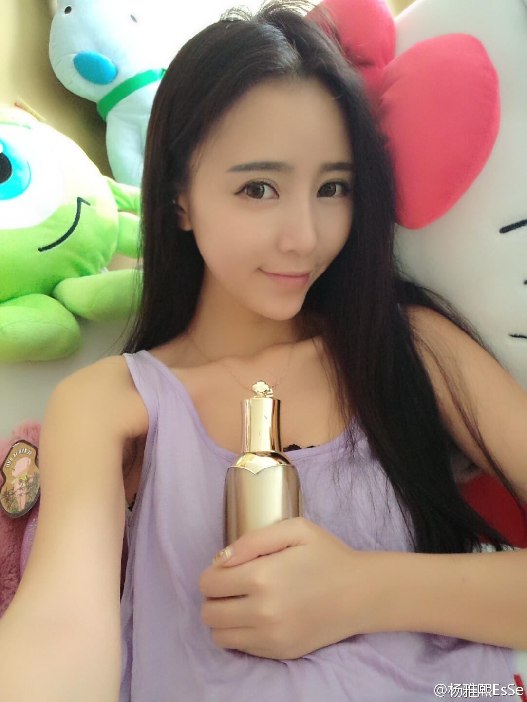 Best shape award in Model Contest - Yang Yaxi's Micro blog life self photo 2