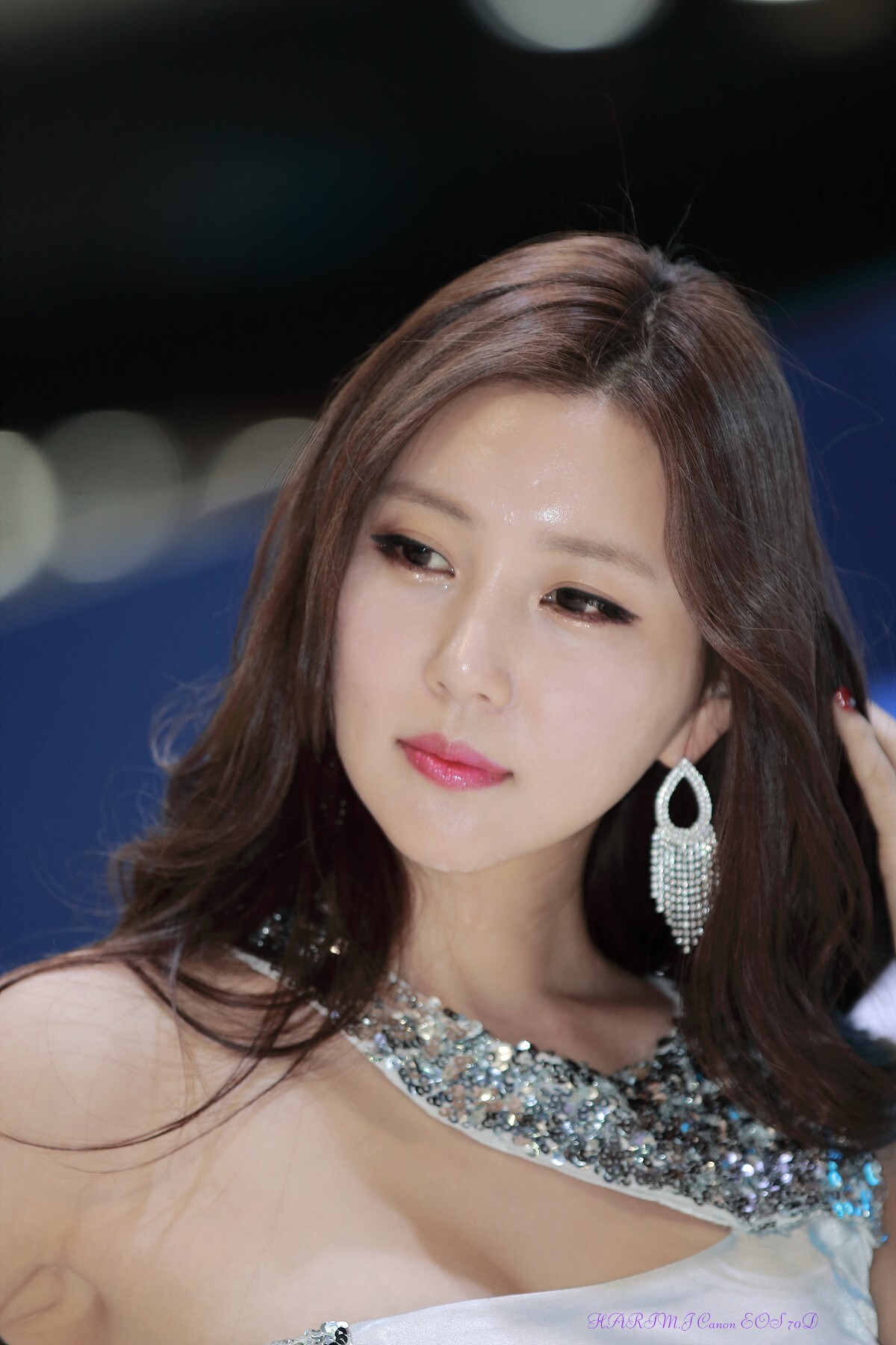 Cui Yuzhen, a beautiful car model at 2015 Korea auto show