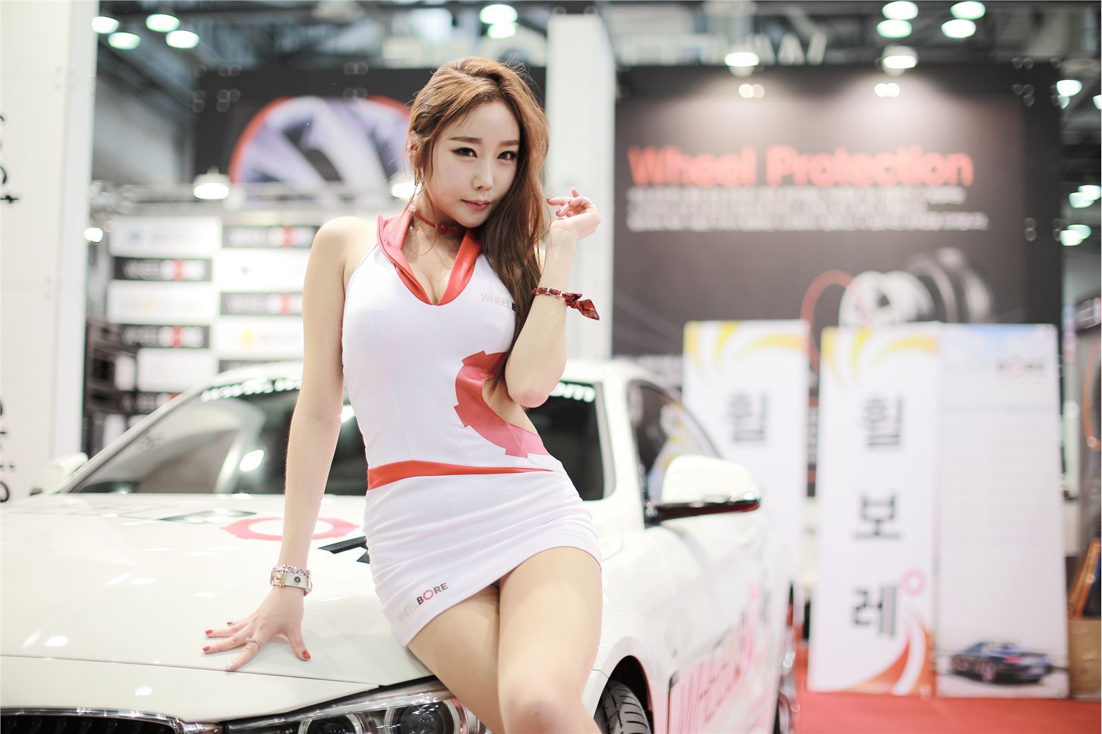 2015 Korea international auto show beautiful car model Jin Yaran