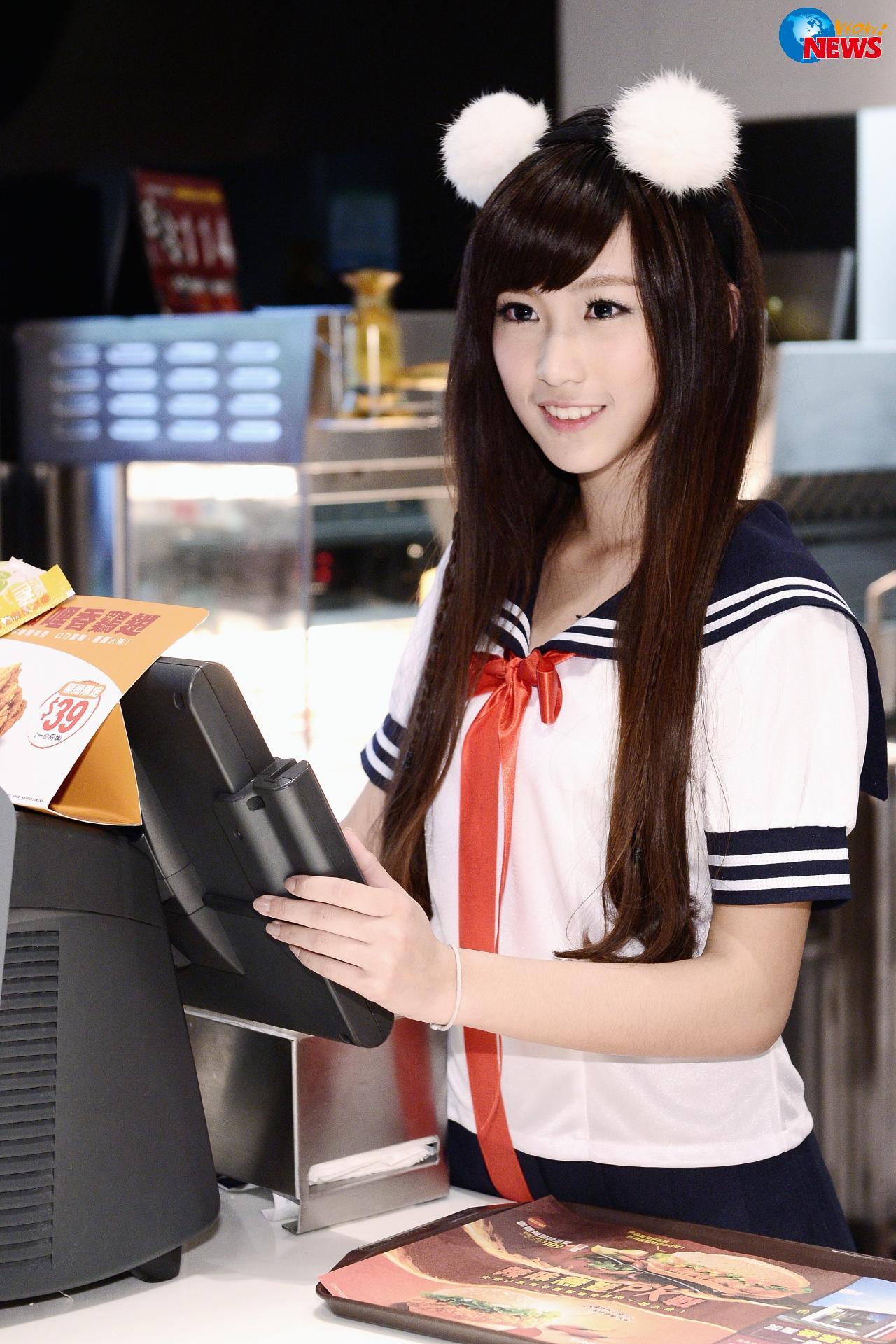Self portrait of Zhang Chushan, the most beautiful assistant of McDonald's