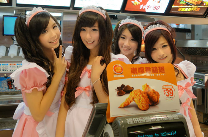 Self portrait of Zhang Chushan, the most beautiful assistant of McDonald's