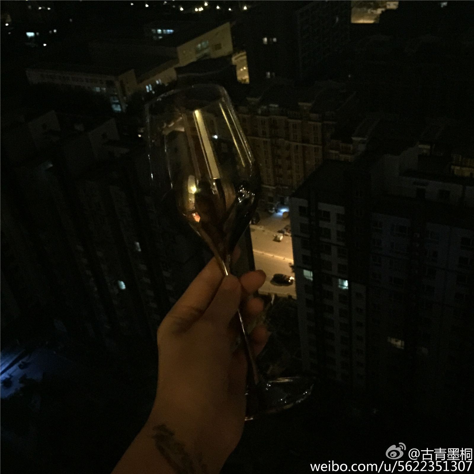 网络红人苏夏妞妞最新微博工作图集 苏夏新微薄