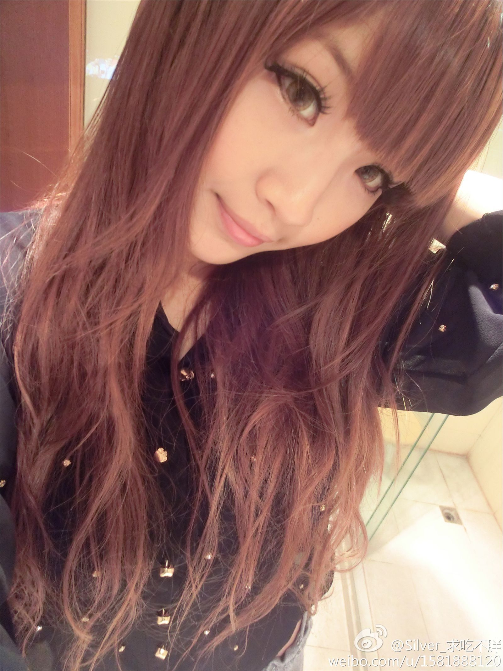 Shao Xiaomiao, a beauty with long hair