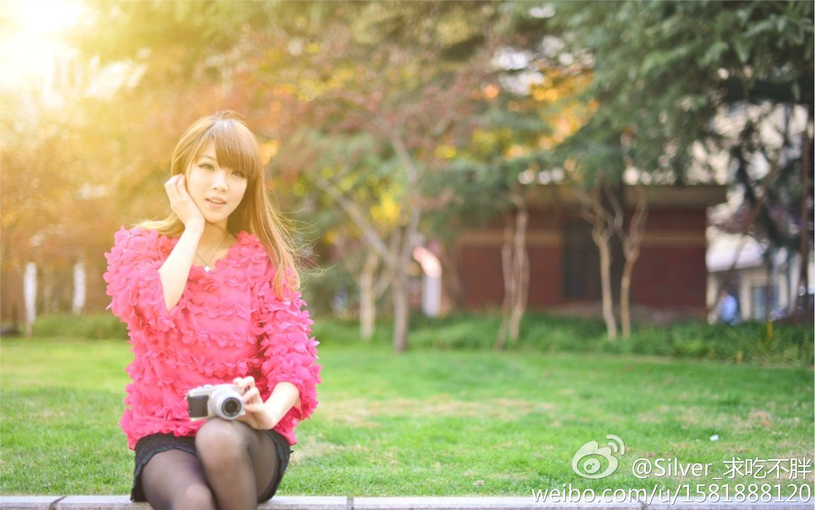 Shao Xiaomiao, a beauty with long hair