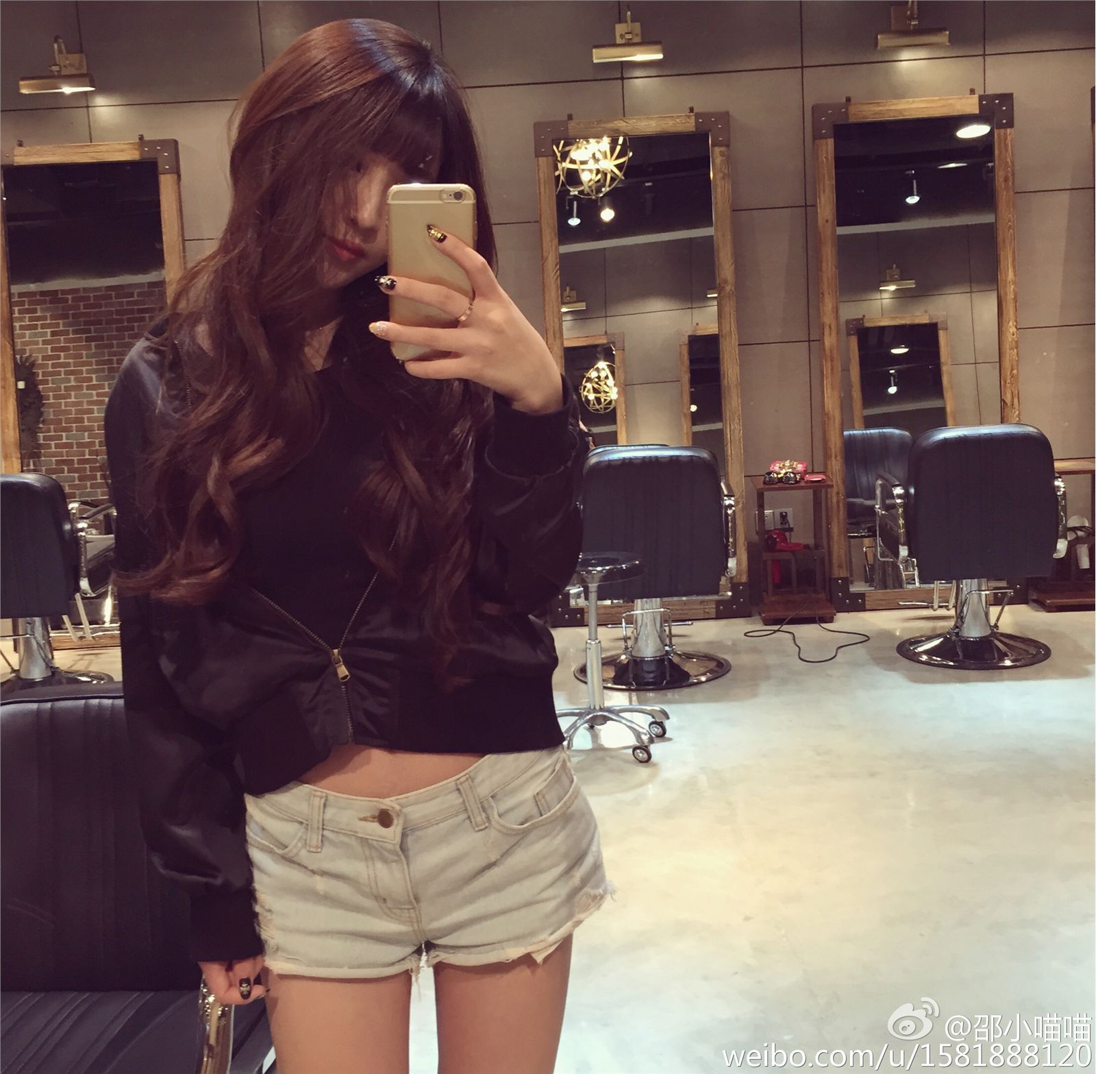 Shao Xiaomiao, a beauty with long hair