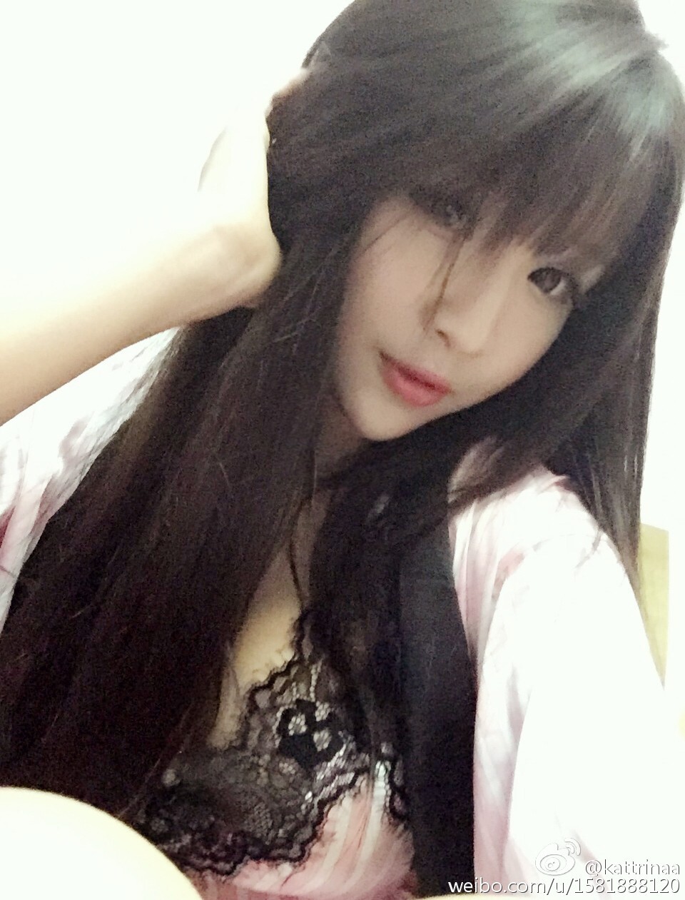 Shao Xiaomiao, a beauty with long hair