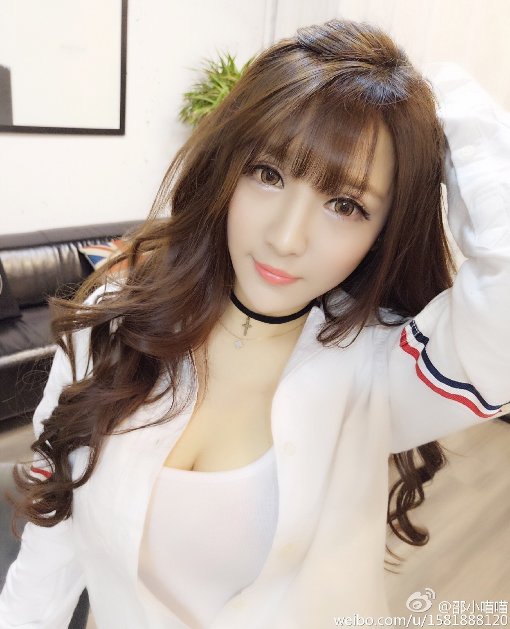 Shao Xiaomiao, a beauty with long hair