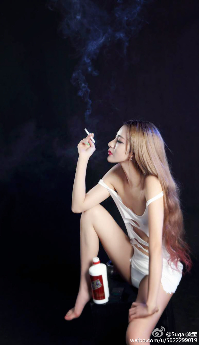 美臀女神 - Sugar梁莹性感微博图片打包