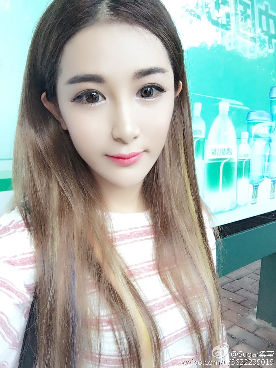 Sugar Liang Ying's sexy microblog picture package