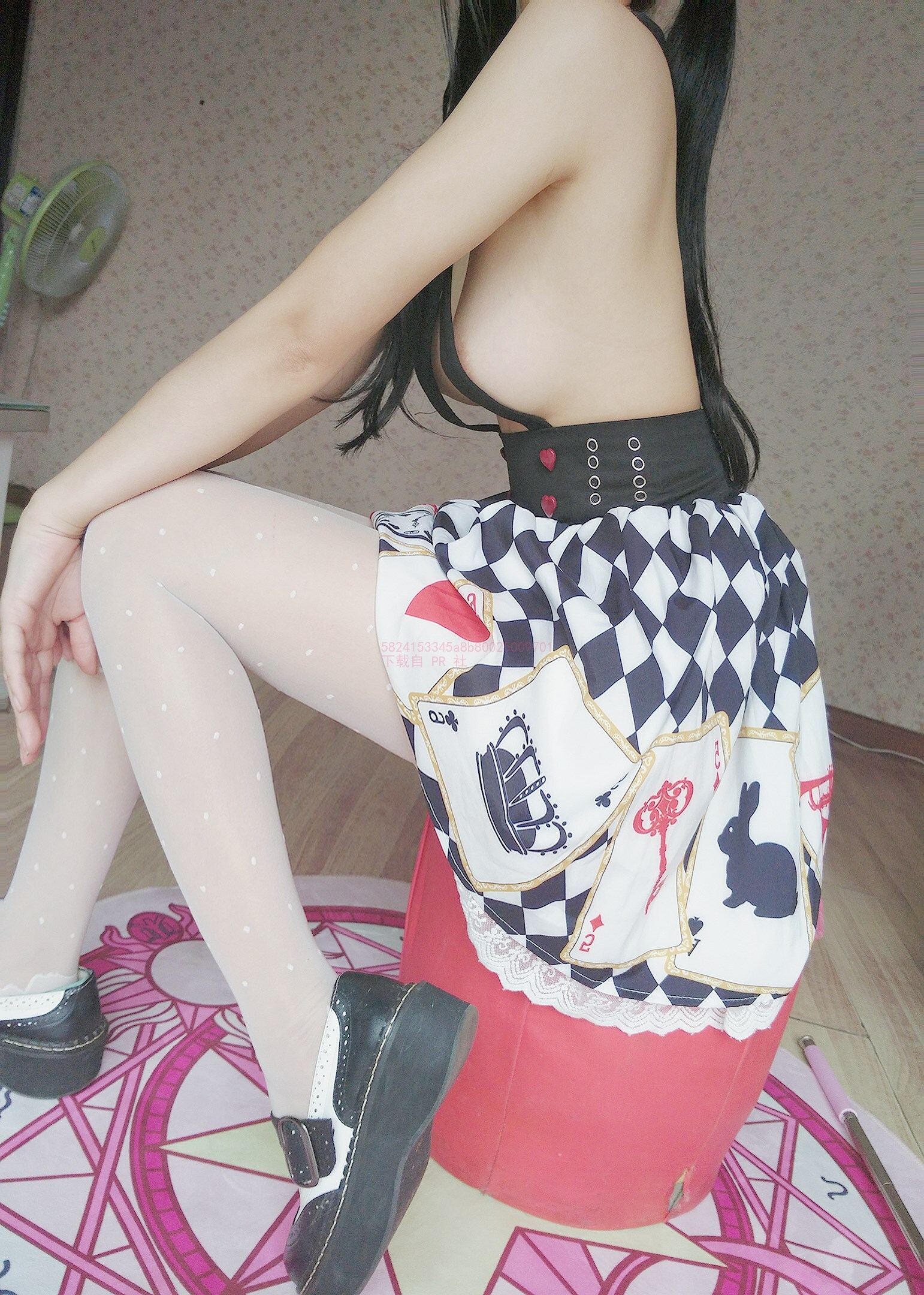 Hualizhui - playing card sling skirt picture bag