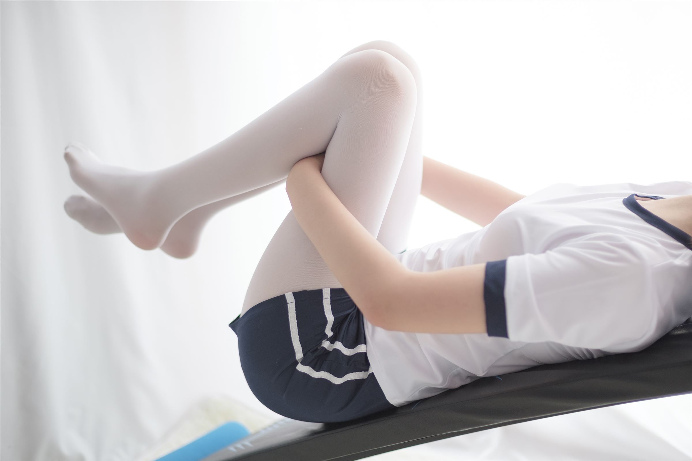 [森萝财团]萝莉丝足写真 R15-013 白丝运动少女