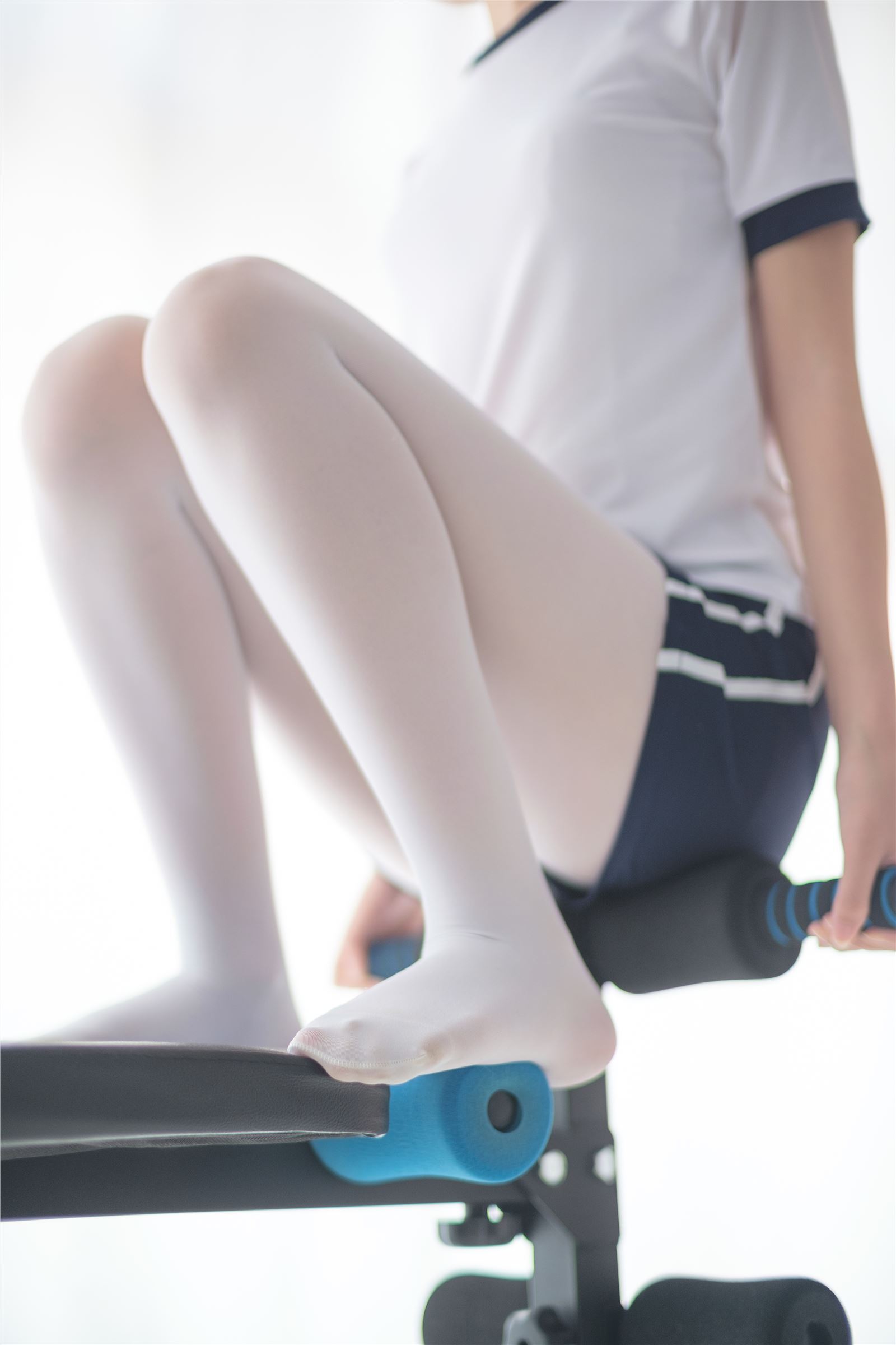 [森萝财团]萝莉丝足写真 R15-013 白丝运动少女