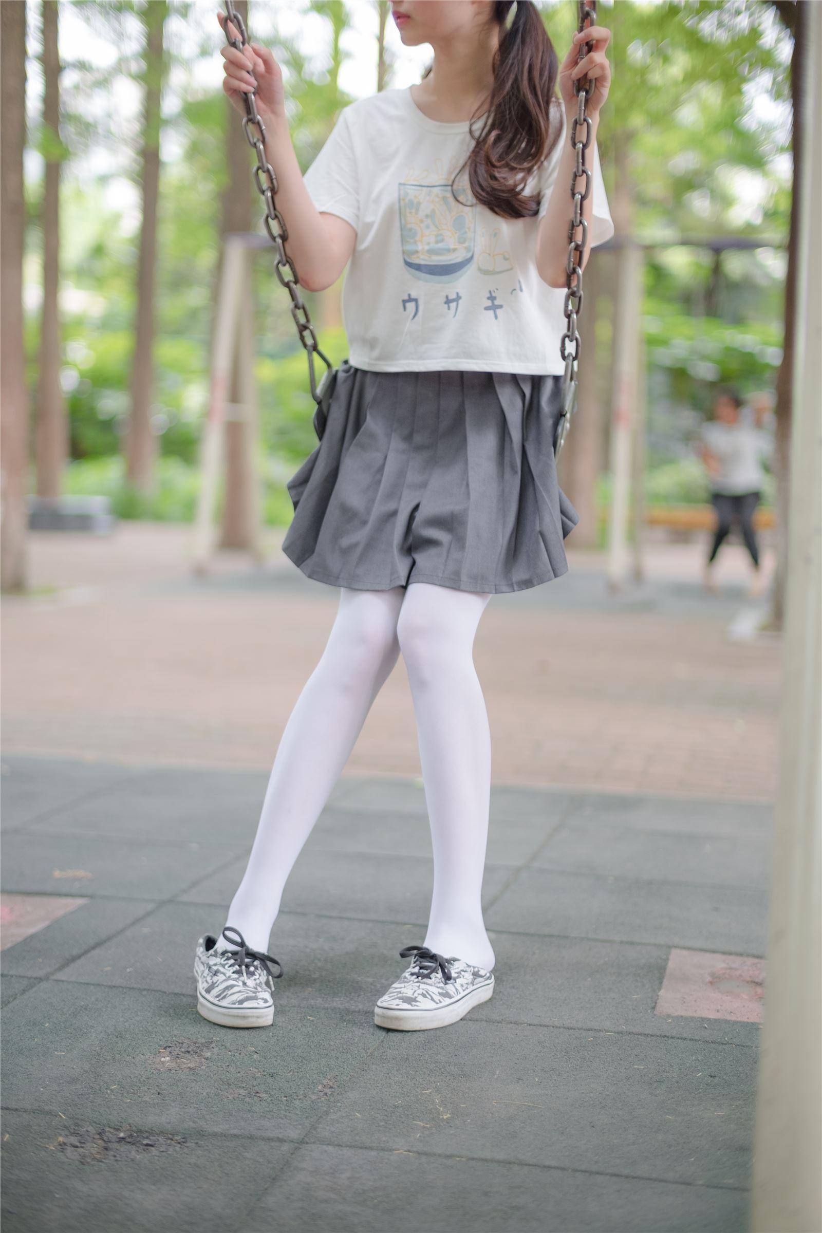 [森萝财团]萝莉丝足写真 R15-014 白丝妹妹游园