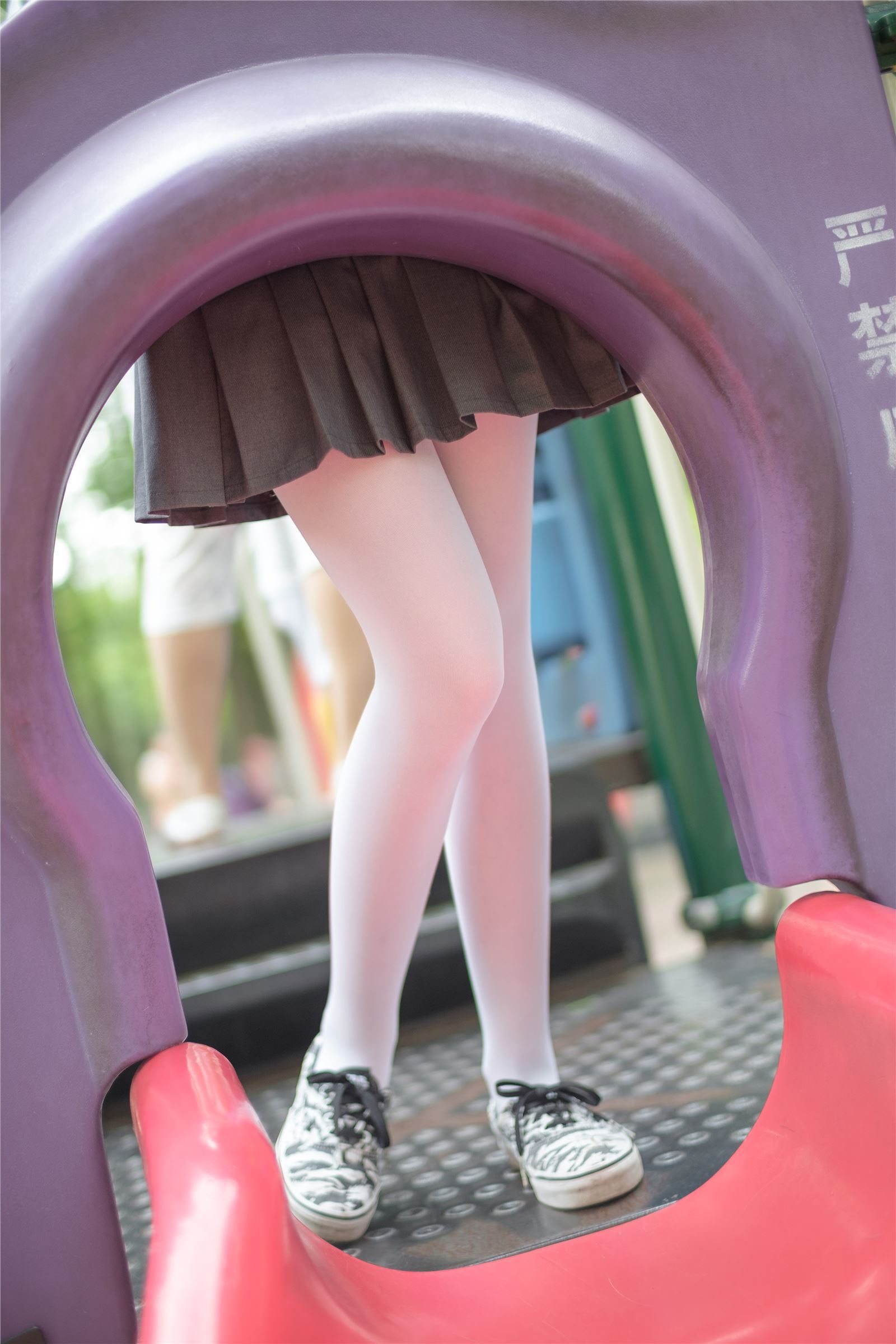 [森萝财团]萝莉丝足写真 R15-014 白丝妹妹游园