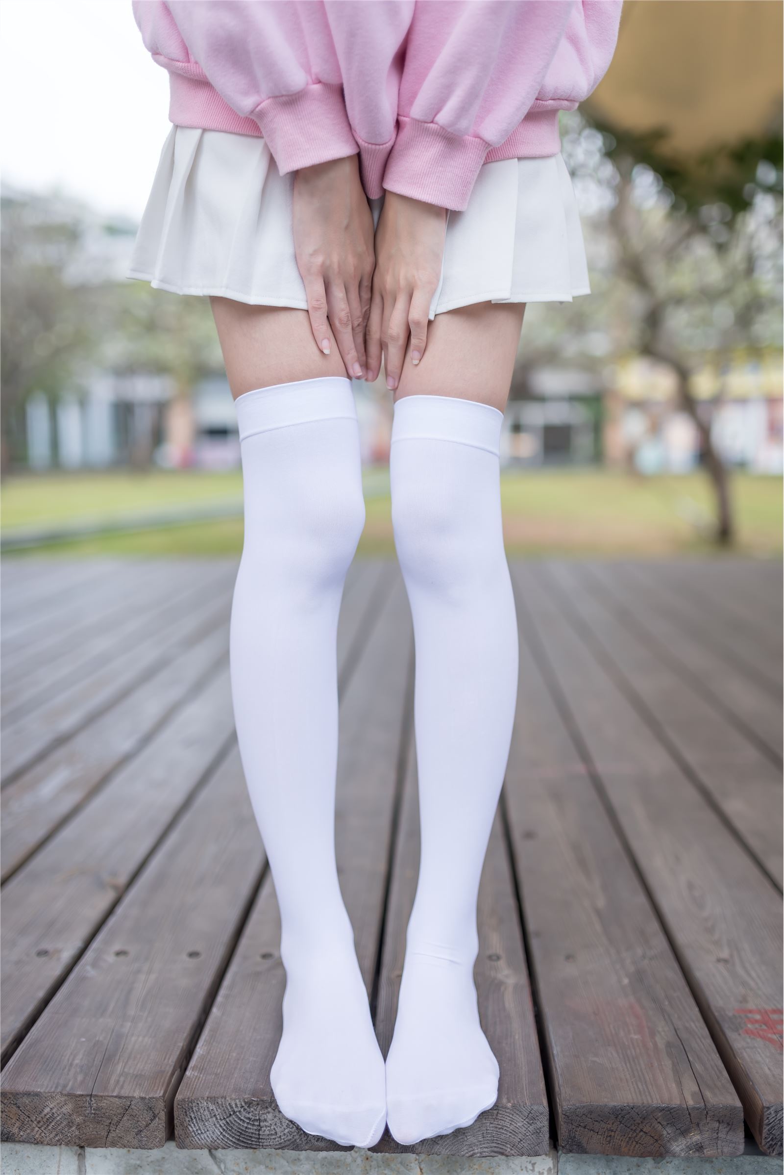 No.001 white silk miniskirt