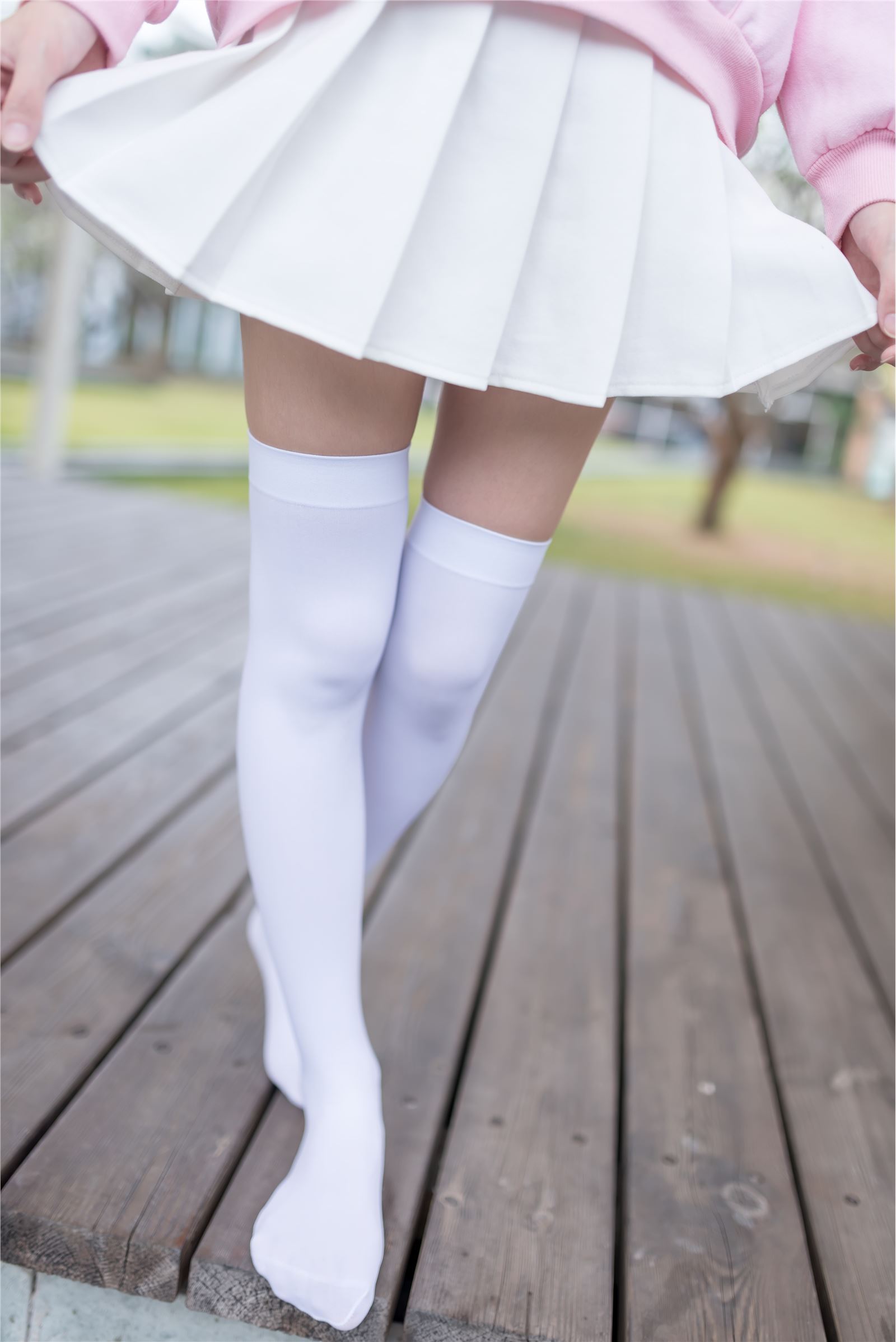 No.001 white silk miniskirt