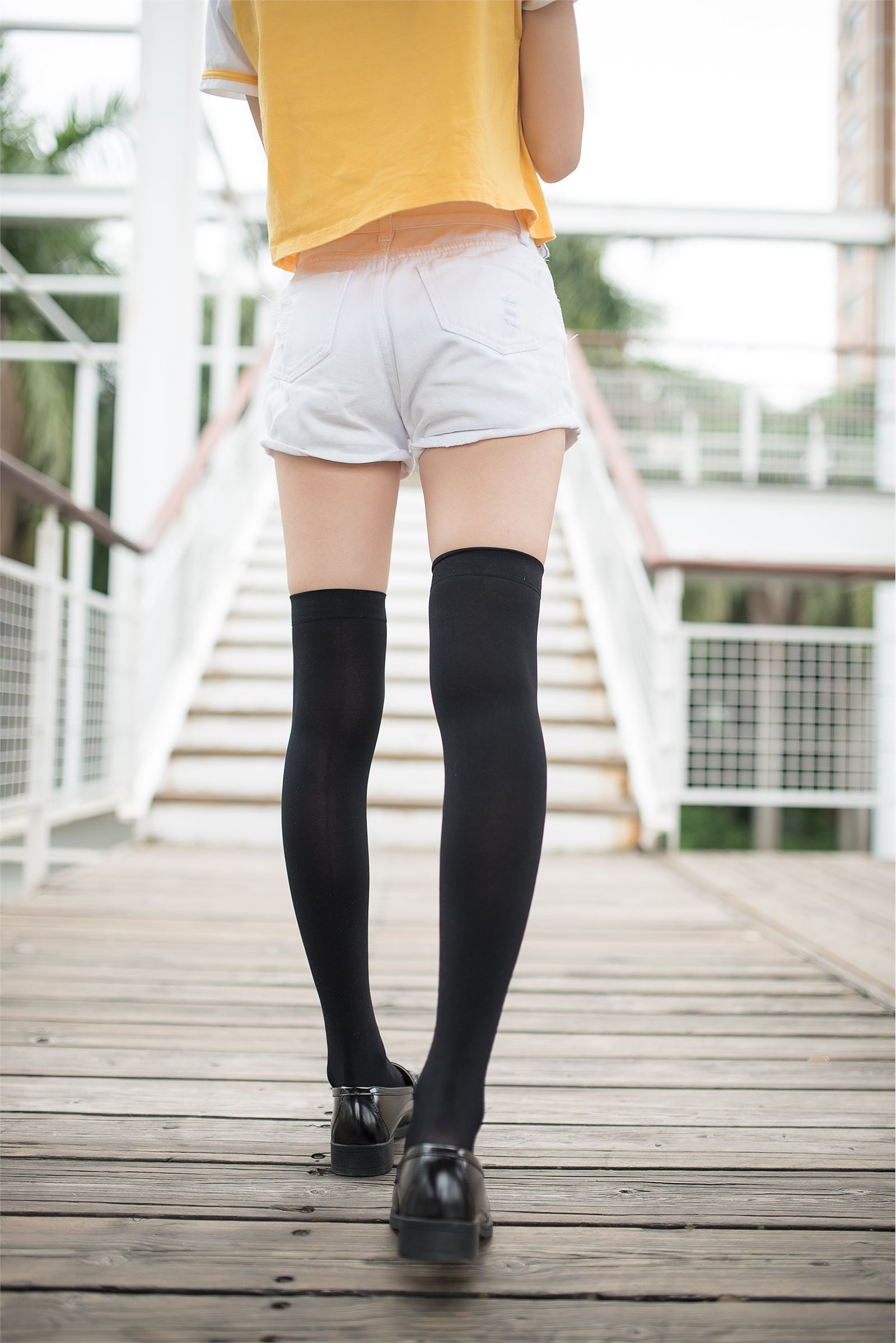 No.002 black silk legs