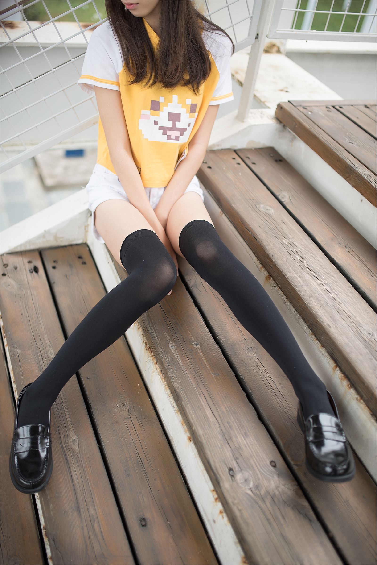 No.002 black silk legs