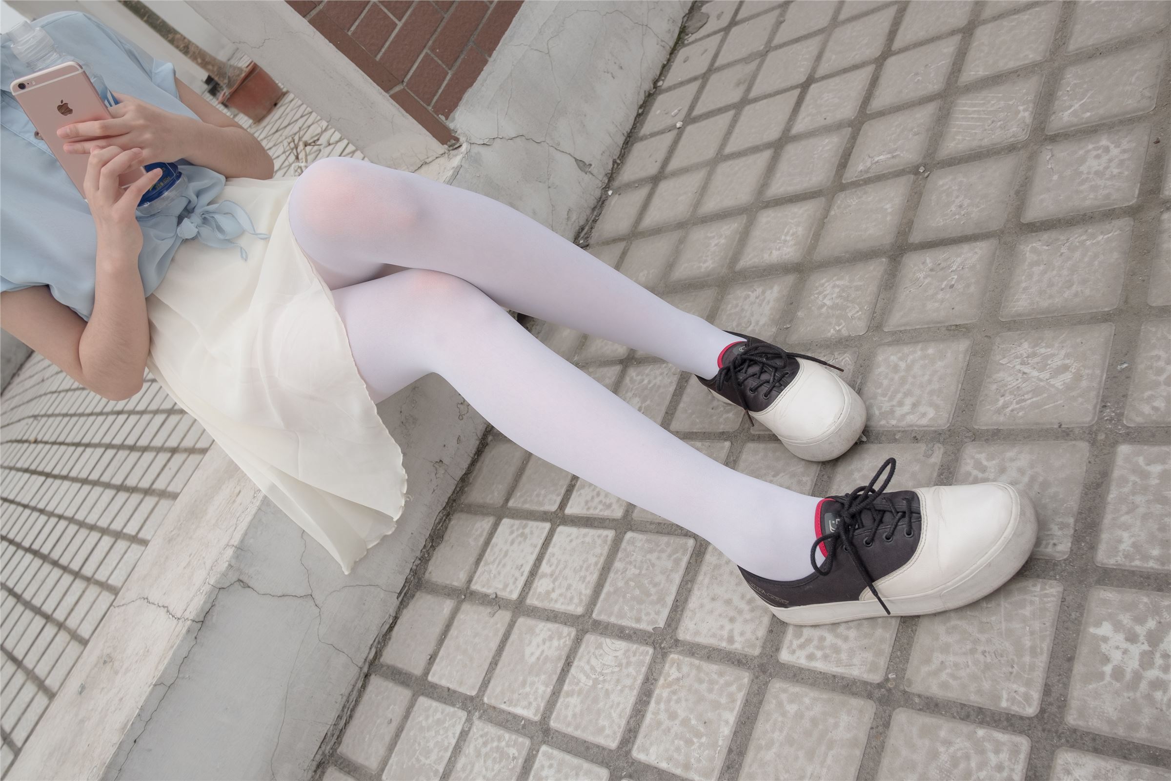 [Sen Luo consortia] rolis foot photo r15-007 Tulle girl on windowsill