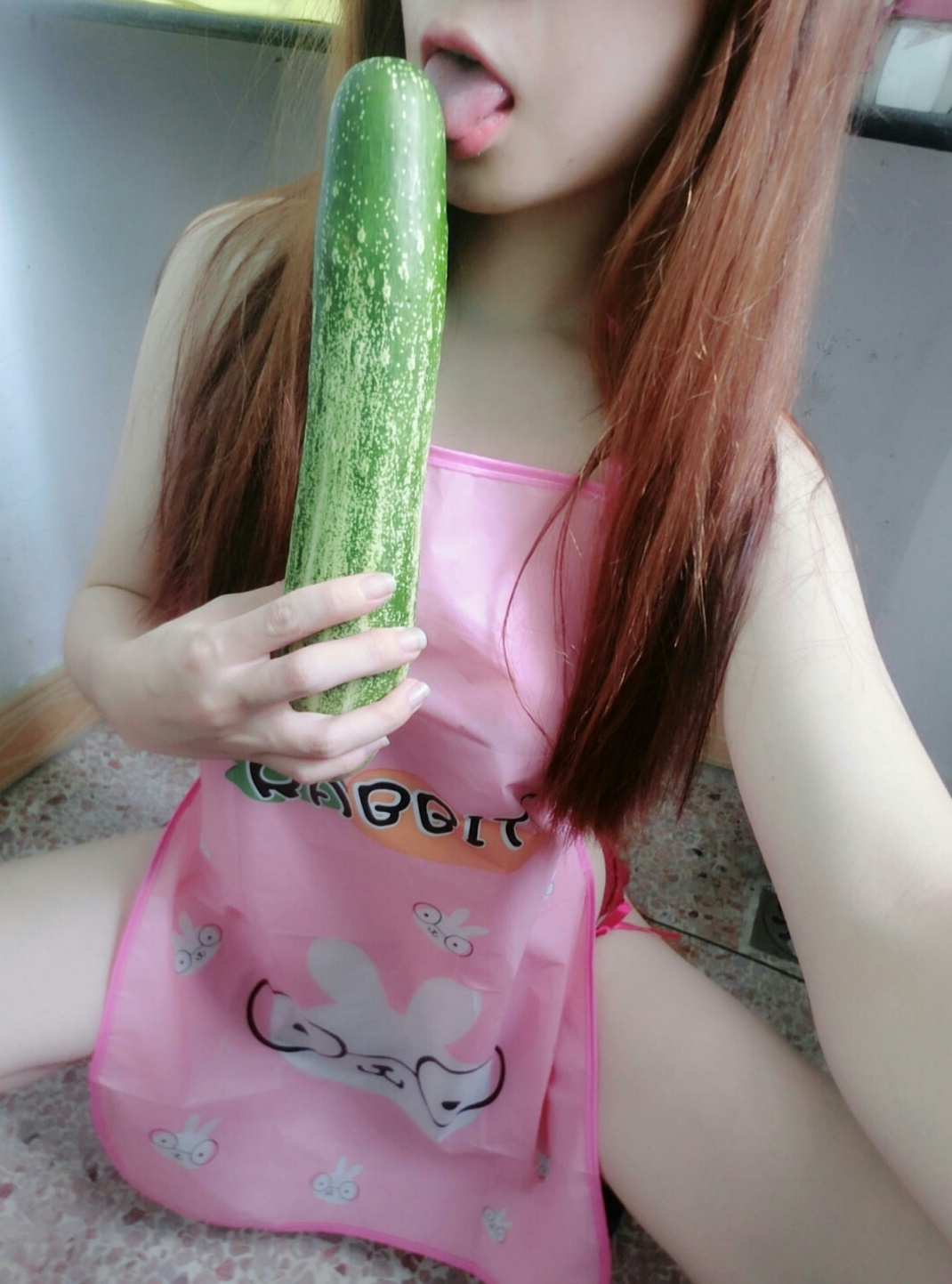 红裙黄瓜show 隔壁小姐姐