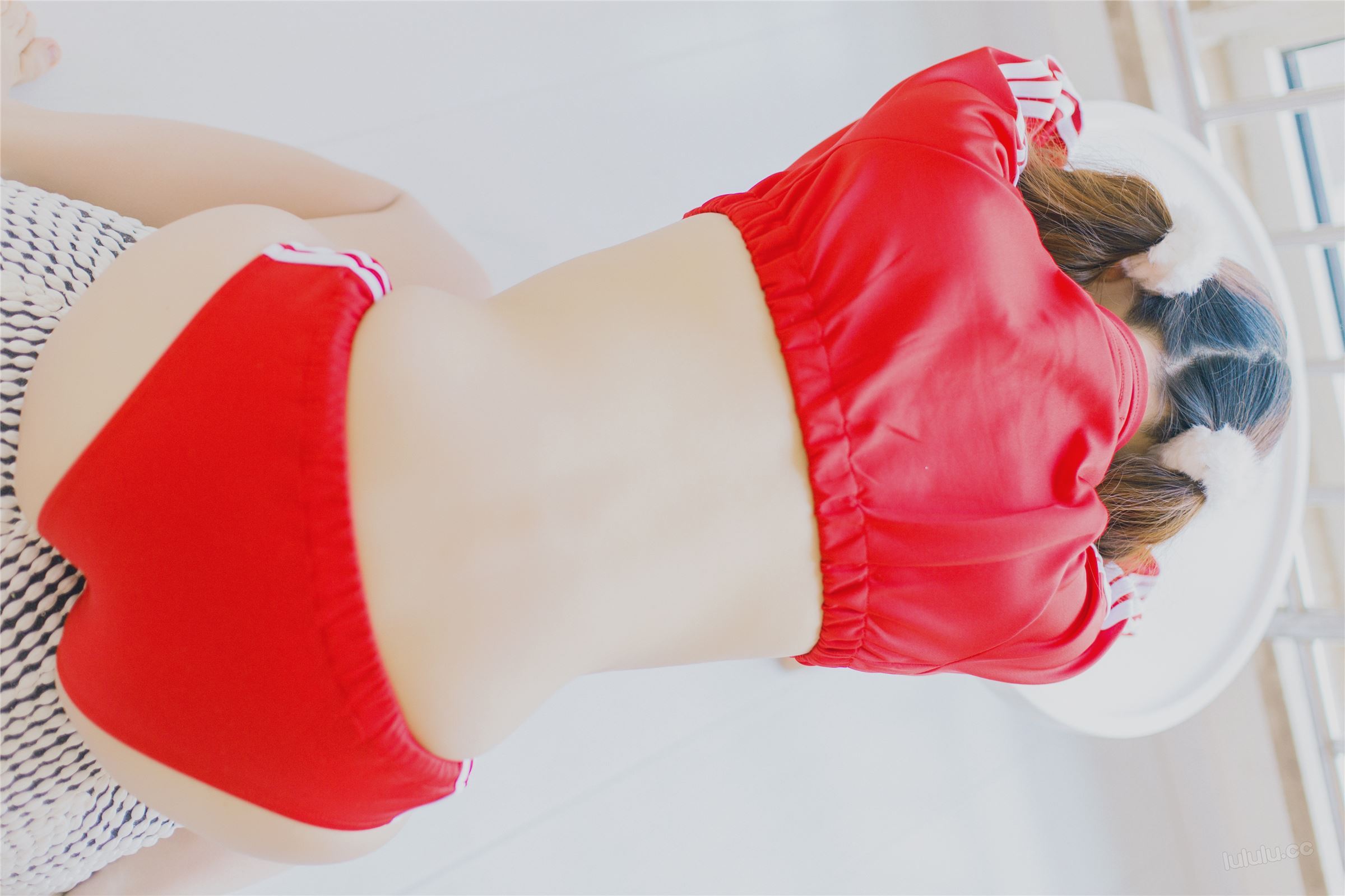 Almond red sportswear