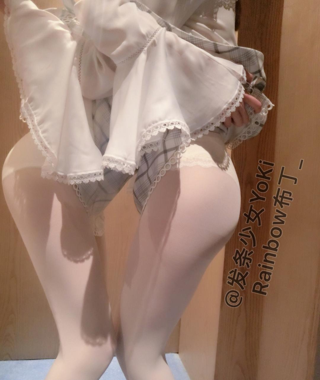 Wind up girl-180226 outdoor white silk